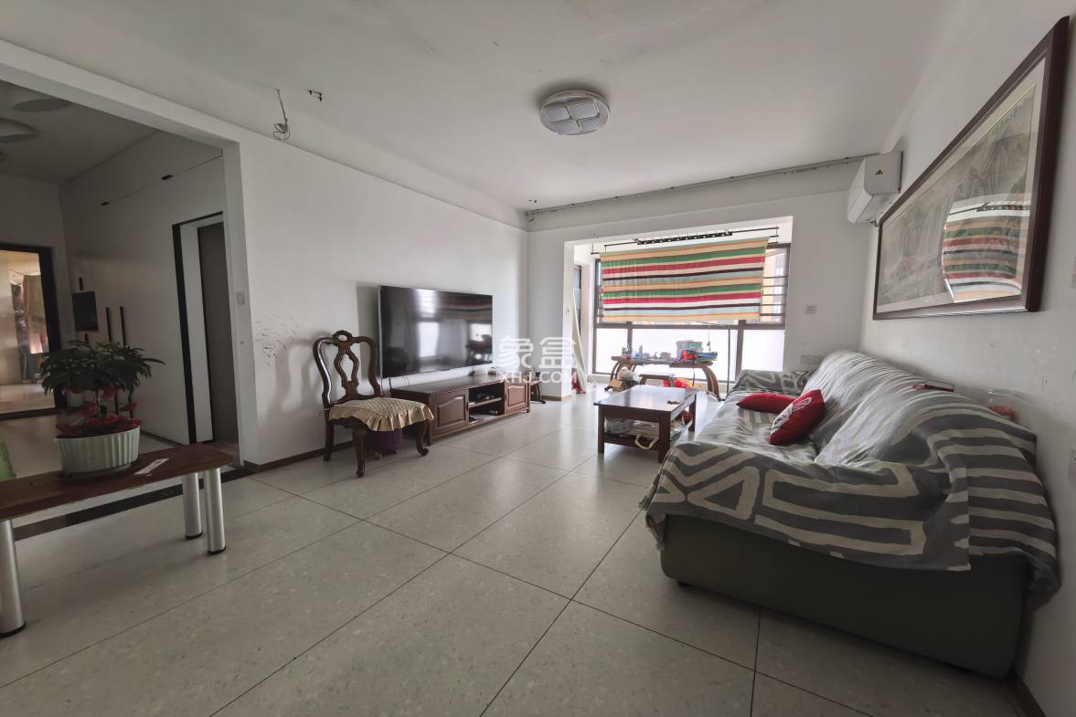 恩祥新城 4室2厅2卫 3800.0元/月 恩祥新城 4室2厅2卫 3800.0元/月室内图