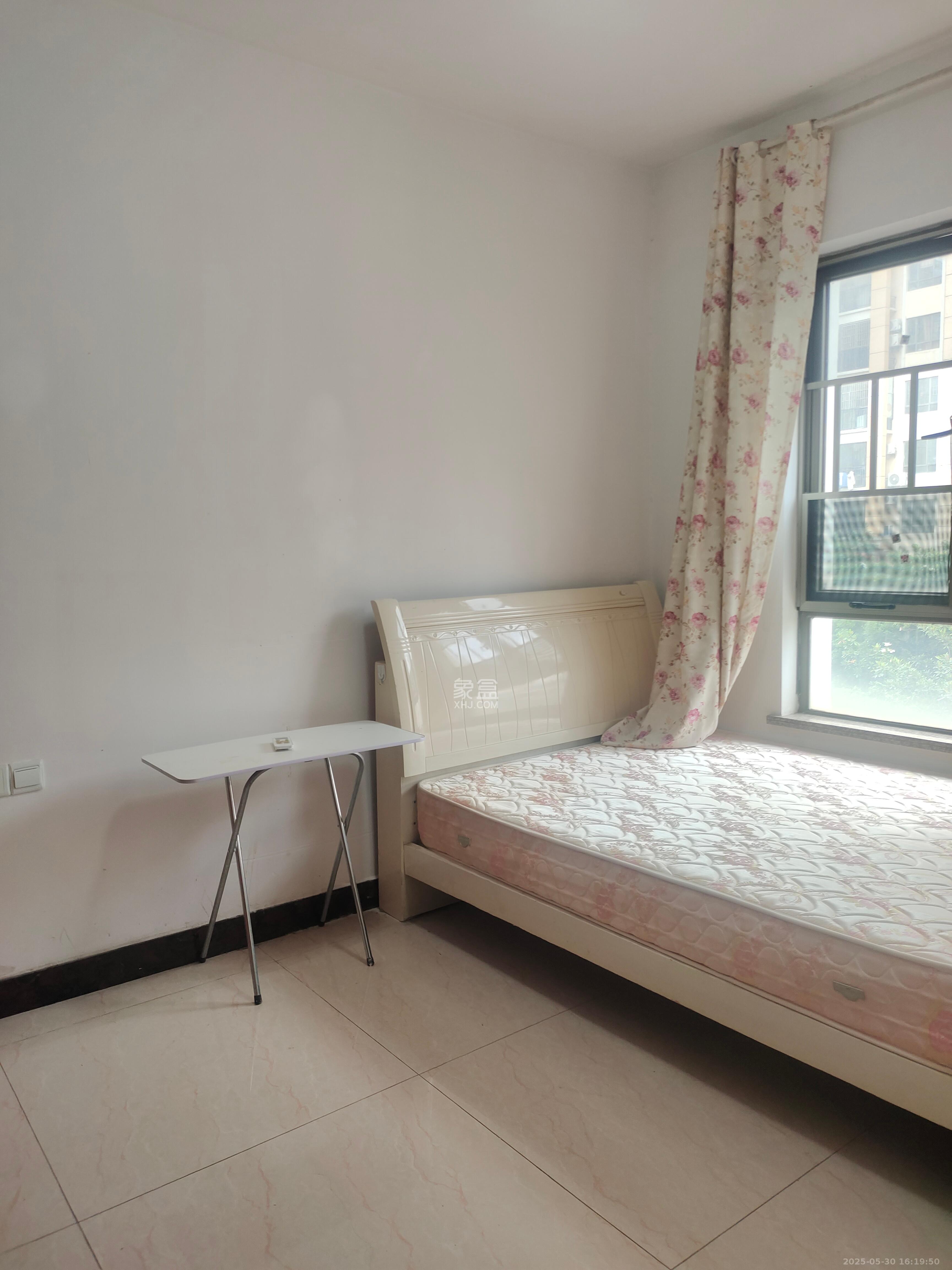 米兰春天  4室2厅1卫    2200.0元/月 米兰春天  4室2厅1卫    2200.0元/月室内图