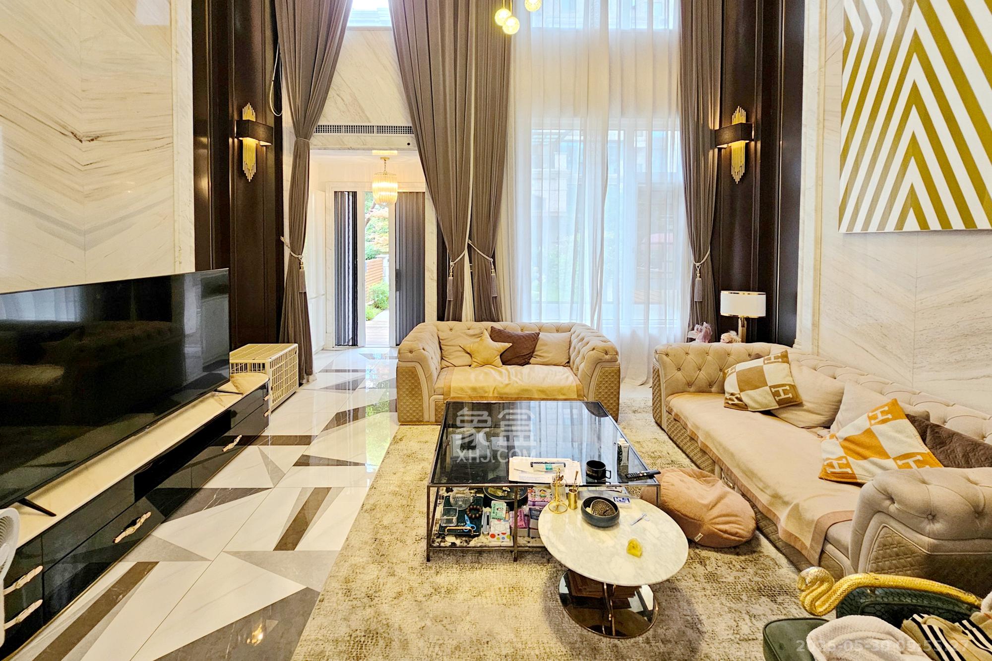 明昇壹城(明昇时代广场)一期  5室2厅4卫    858.0万 明昇壹城(明昇时代广场)一期  5室2厅4卫    858.0万