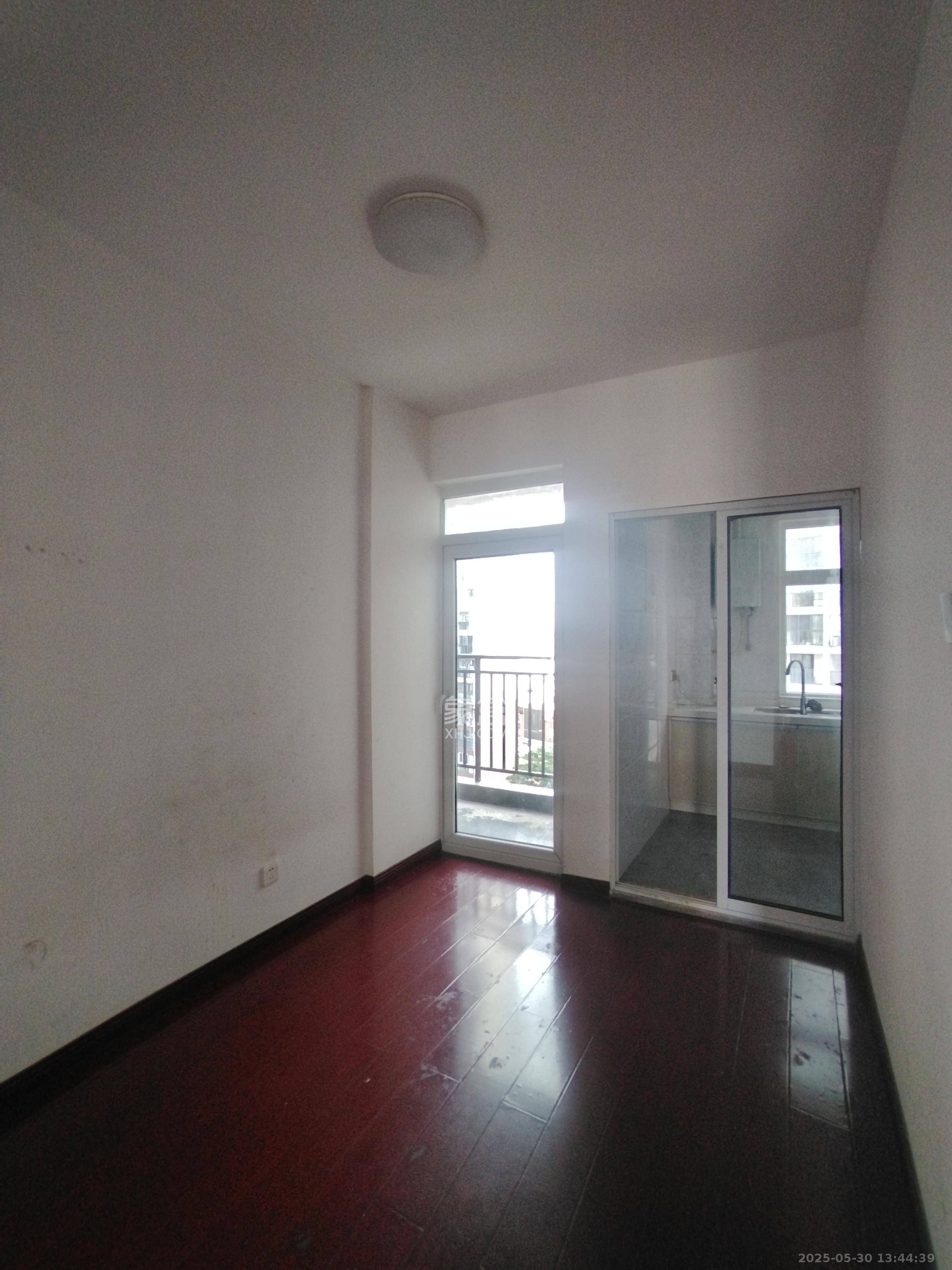 和悦城(蟠龙景苑) 3室2厅2卫 1800.0元/月 和悦城(蟠龙景苑) 3室2厅2卫 1800.0元/月室内图