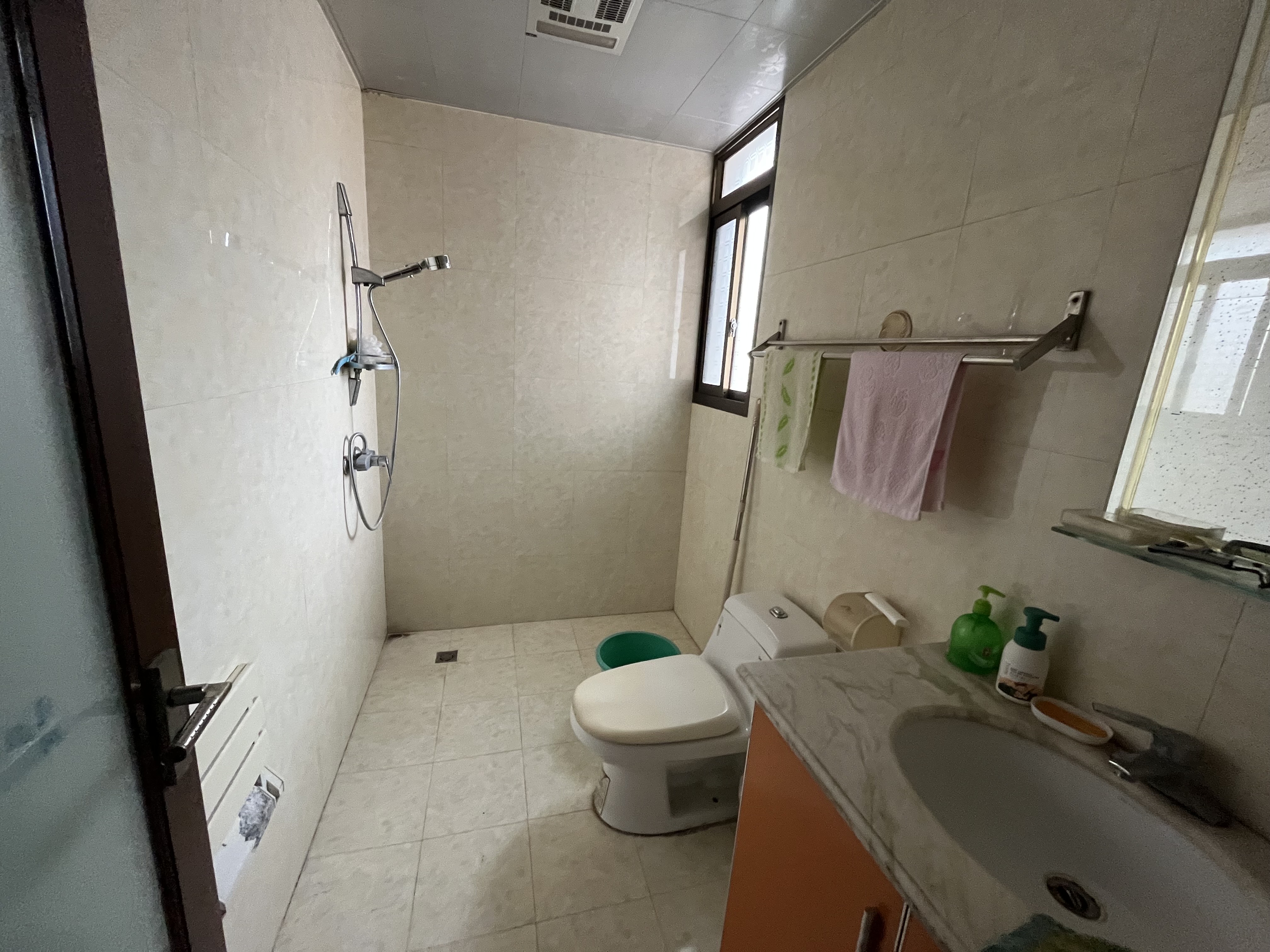 长乐花园 4室2厅2卫 60.0万 长乐花园 4室2厅2卫 60.0万客厅