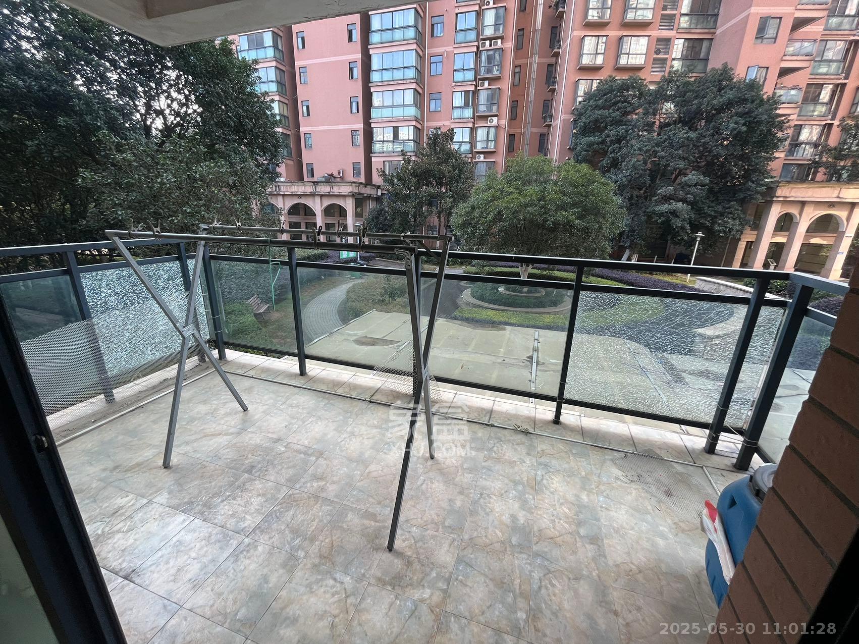 珠江东方明珠(新地东方明珠)一二期  2室2厅1卫    1500.0元/月 珠江东方明珠(新地东方明珠)一二期  2室2厅1卫    1500.0元/月室内图