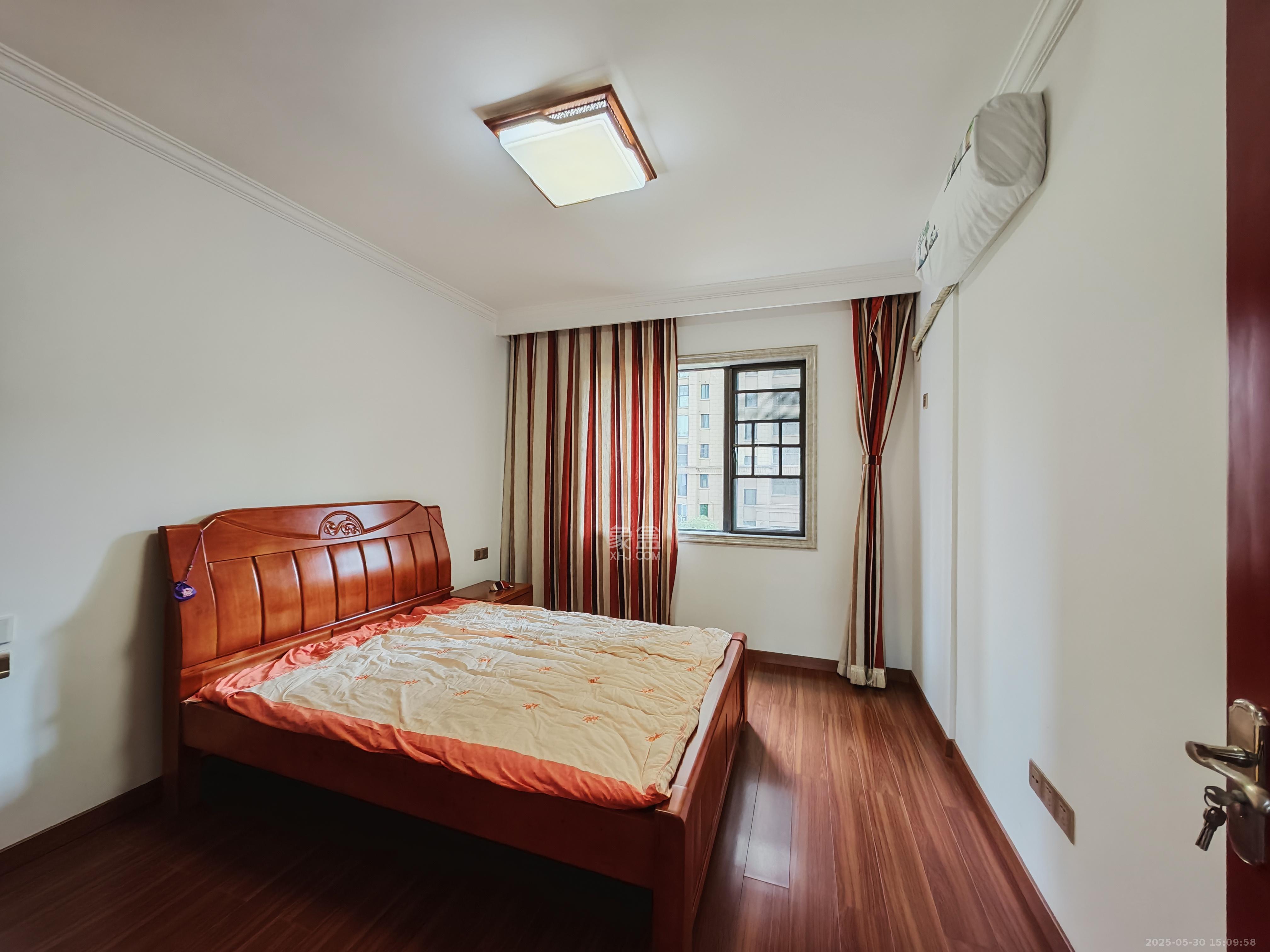 奥克斯缔壹城 3室2厅1卫 2600.0元/月 奥克斯缔壹城 3室2厅1卫 2600.0元/月室内图