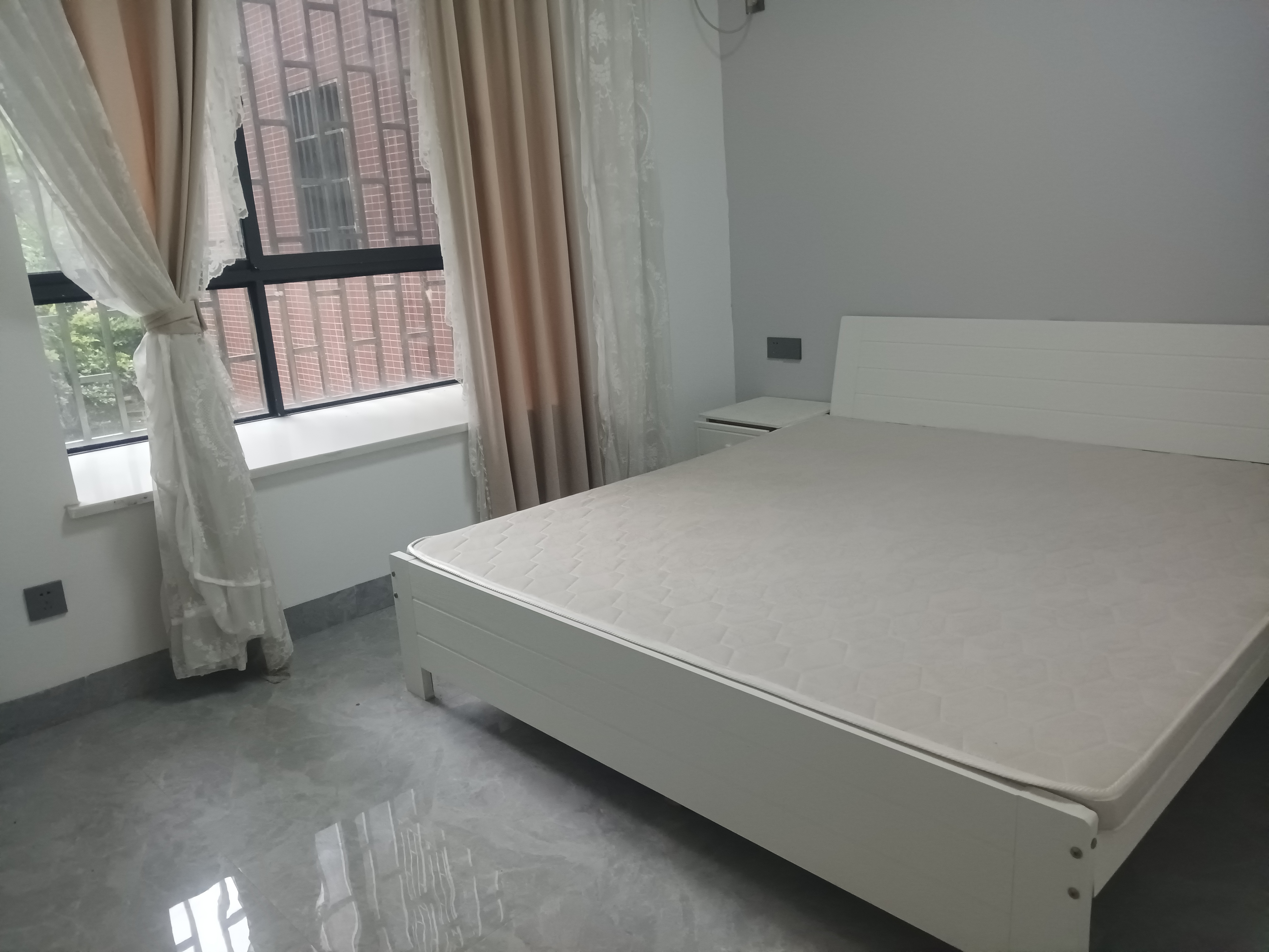 中元湘江翰林  3室2厅2卫   1800.00元/月室内图