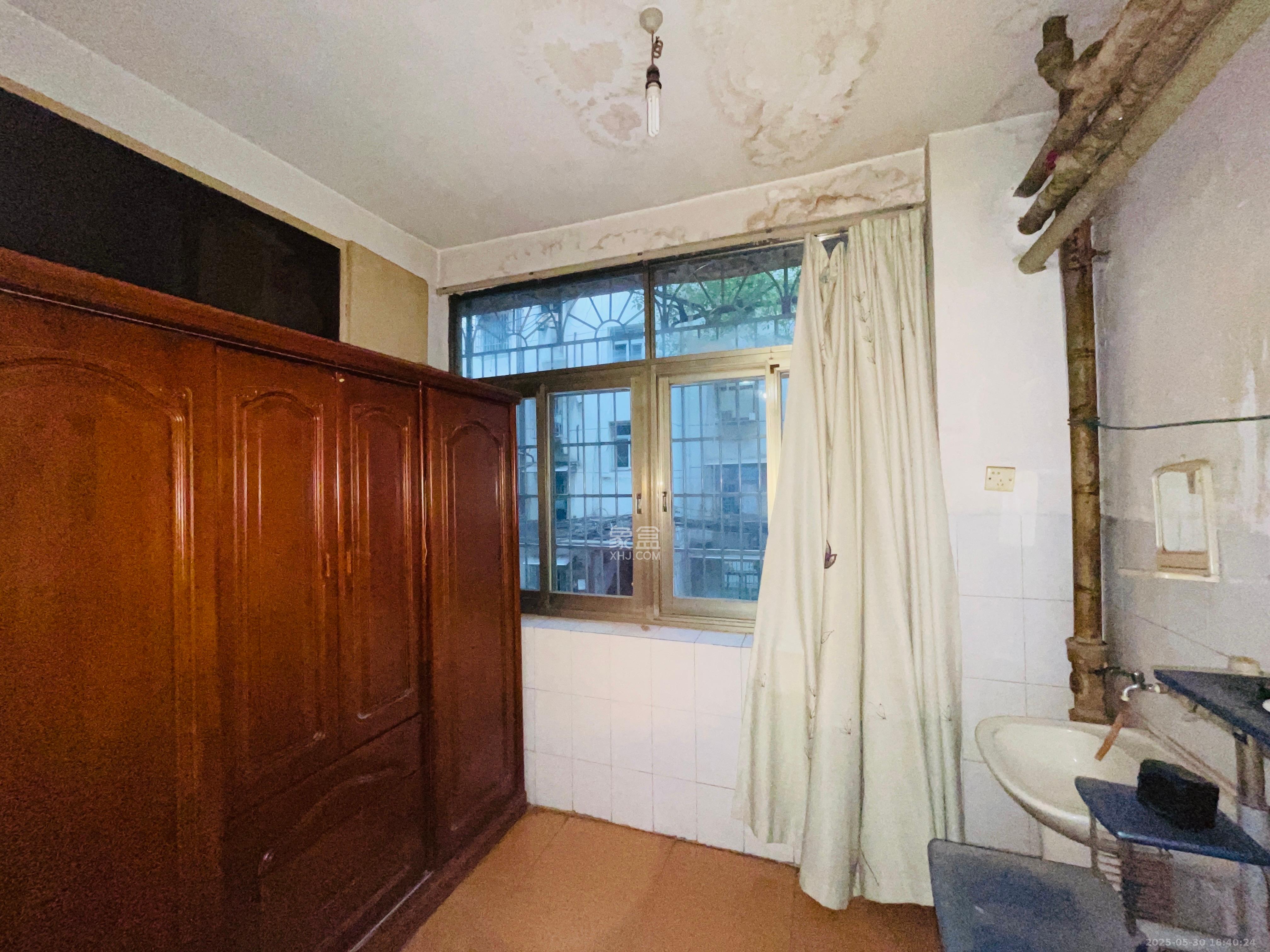 文艺村 3室2厅1卫 2300.0元/月 文艺村 3室2厅1卫 2300.0元/月室内图