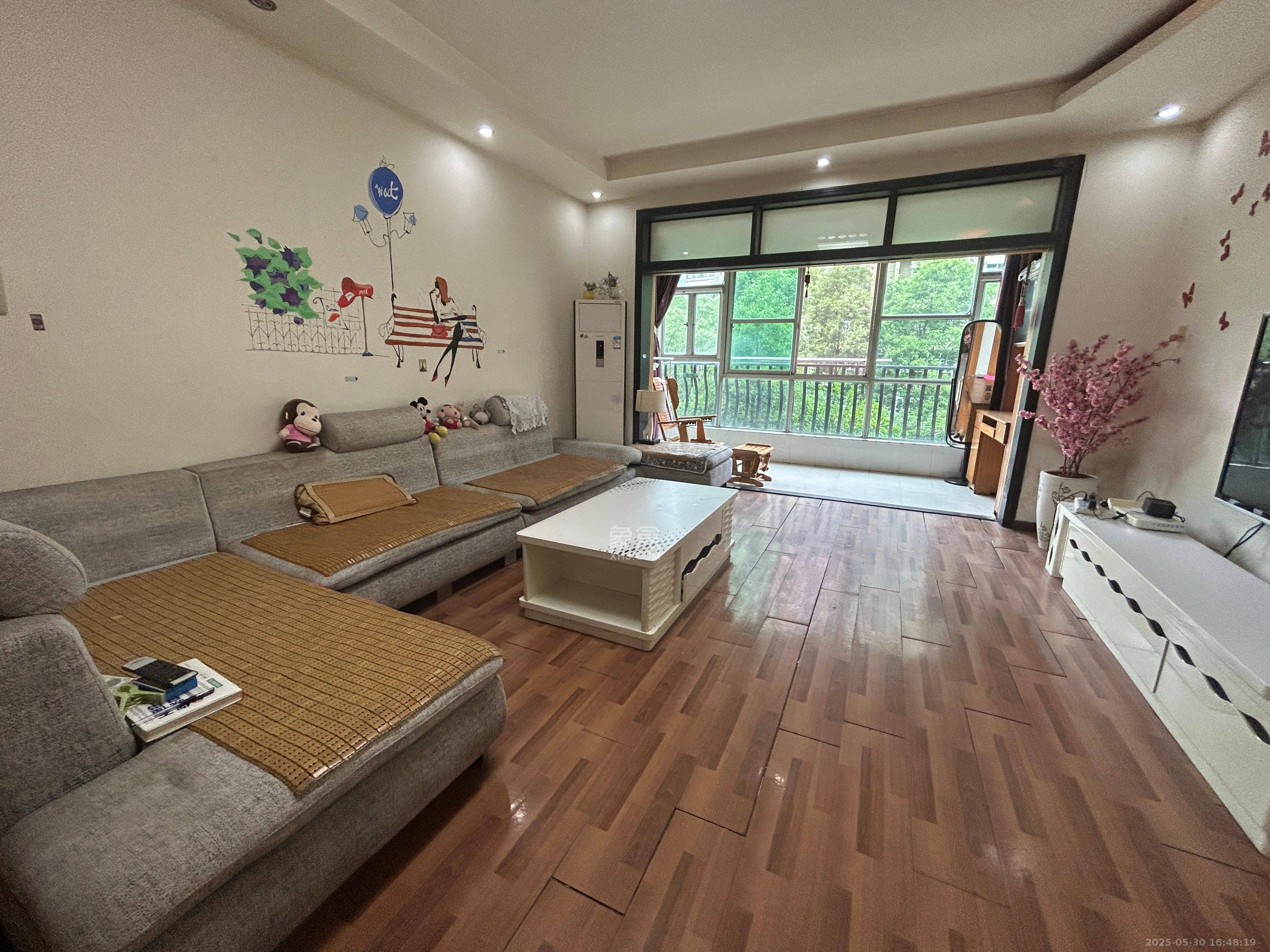 雍景园  3室2厅1卫   2800.00元/月室内图