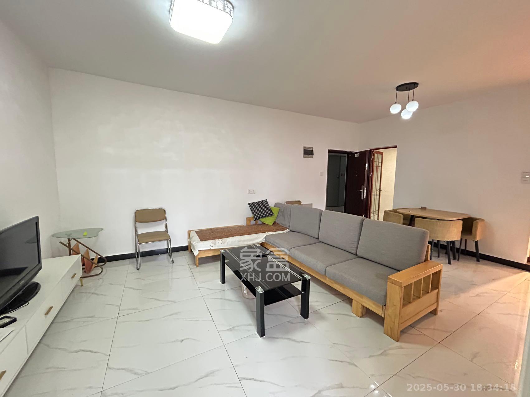 怡海星城 2室2厅1卫 1800.0元/月 怡海星城 2室2厅1卫 1800.0元/月室内图