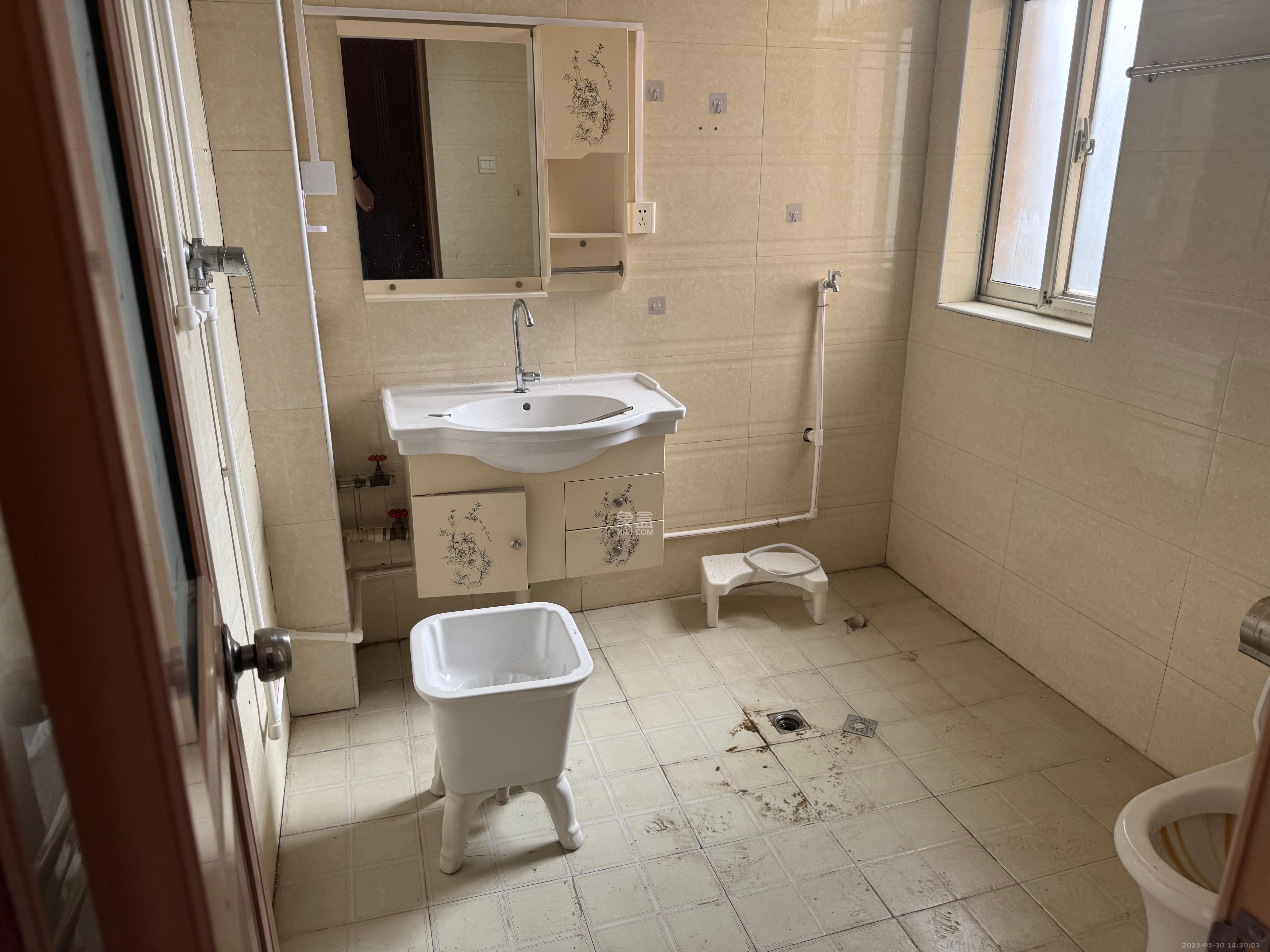 澧水家园 6室2厅3卫 3000.0元/月 澧水家园 6室2厅3卫 3000.0元/月室内图