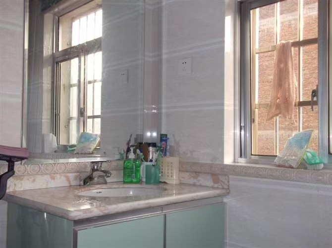 大汉巨龙家园 3室1厅1卫 48.00万 大汉巨龙家园 3室1厅1卫 48.00万客厅