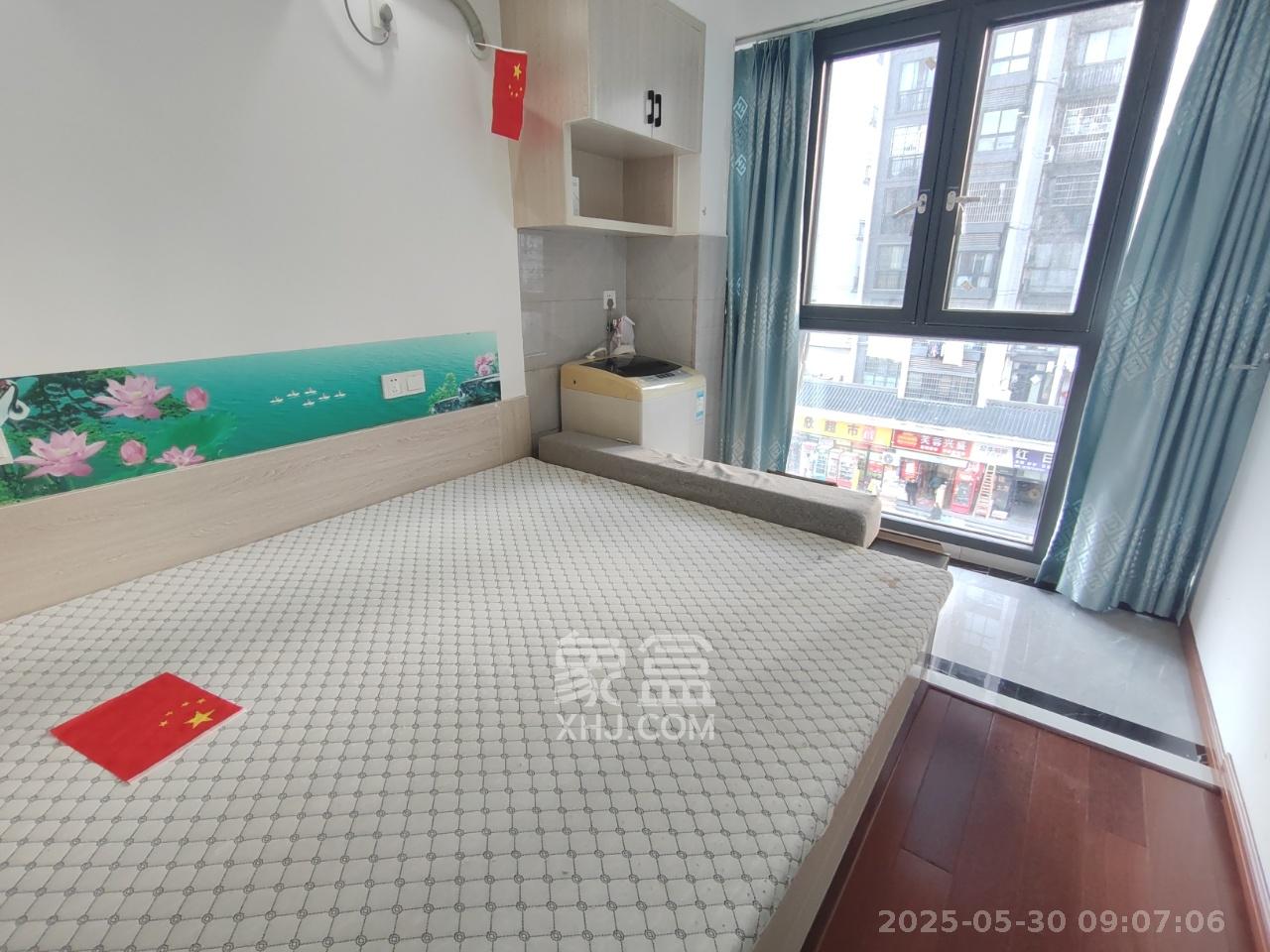 汀湘十里  2室1厅1卫    1600.0元/月 汀湘十里  2室1厅1卫    1600.0元/月