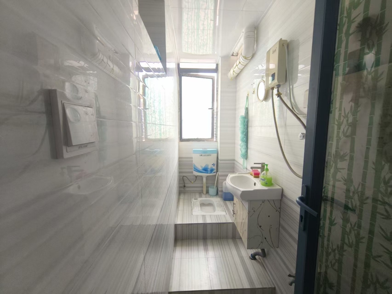 金城SOHO(海岸金城金城国际)  2室2厅1卫    125.8万 金城SOHO(海岸金城金城国际)  2室2厅1卫    125.8万室内图