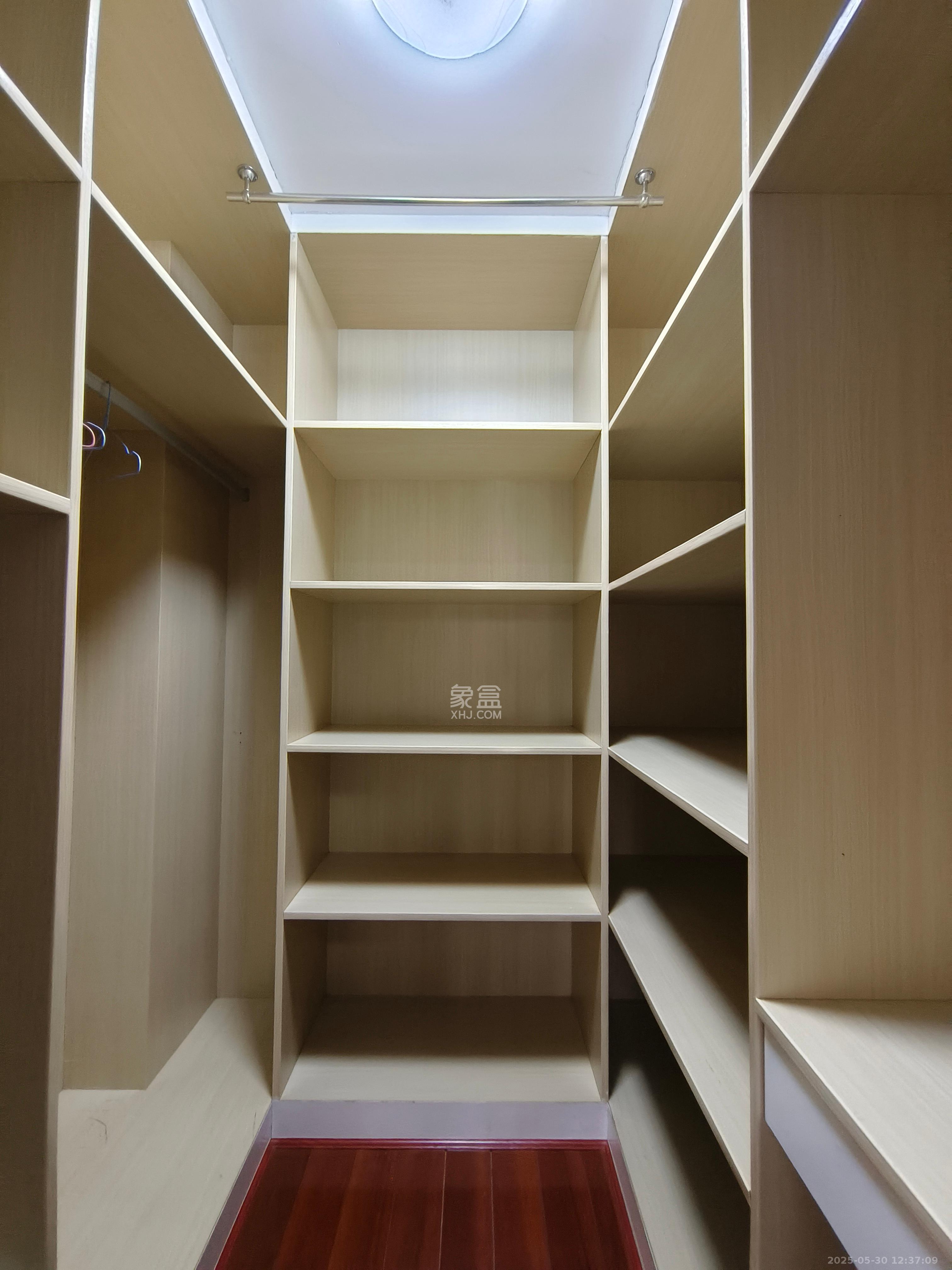南山雍江汇（滨江国际新城）  3室2厅1卫   3400.00元/月室内图