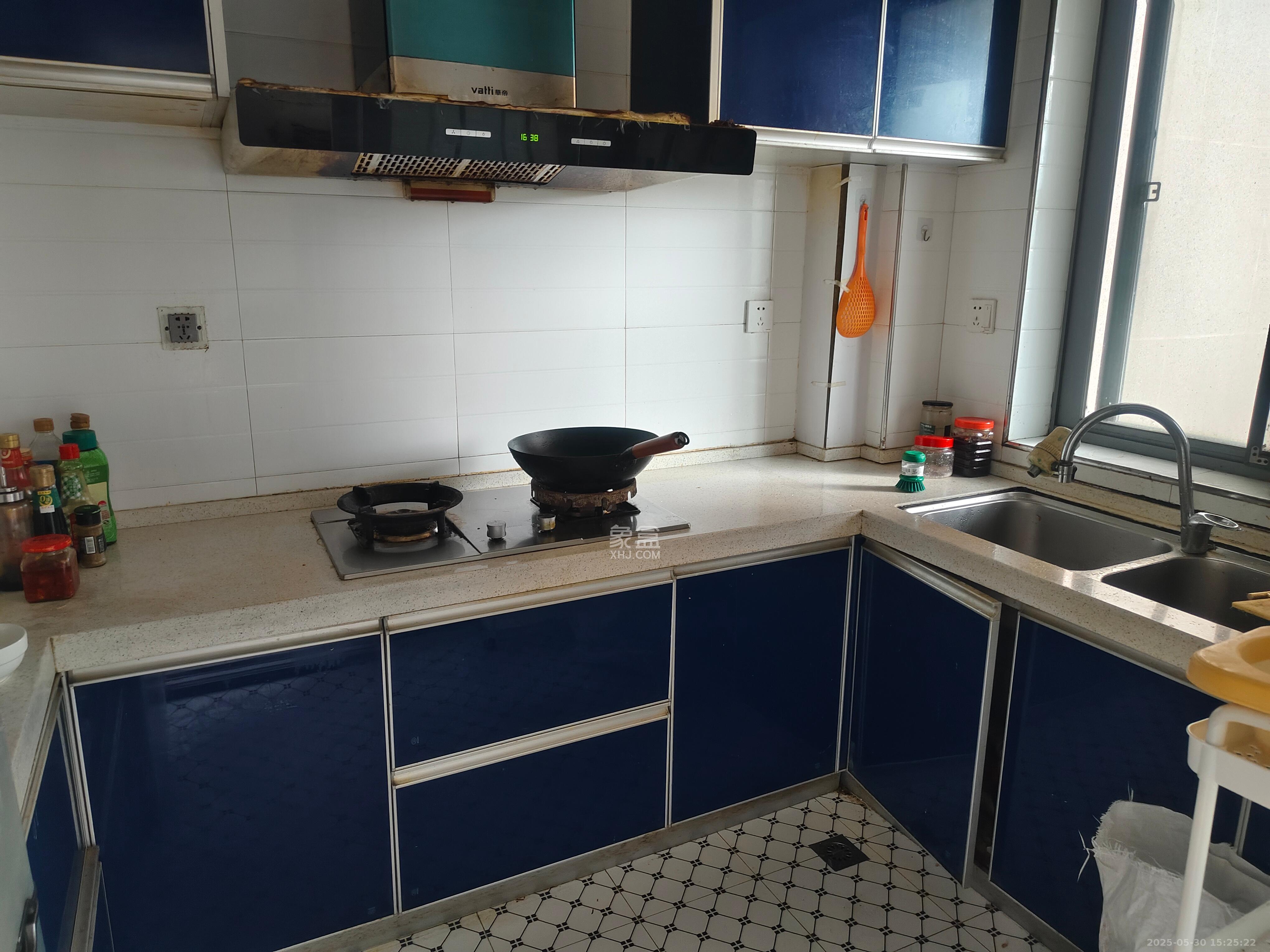 上海城小区  4室2厅2卫    2700.0元/月 上海城小区  4室2厅2卫    2700.0元/月室内图