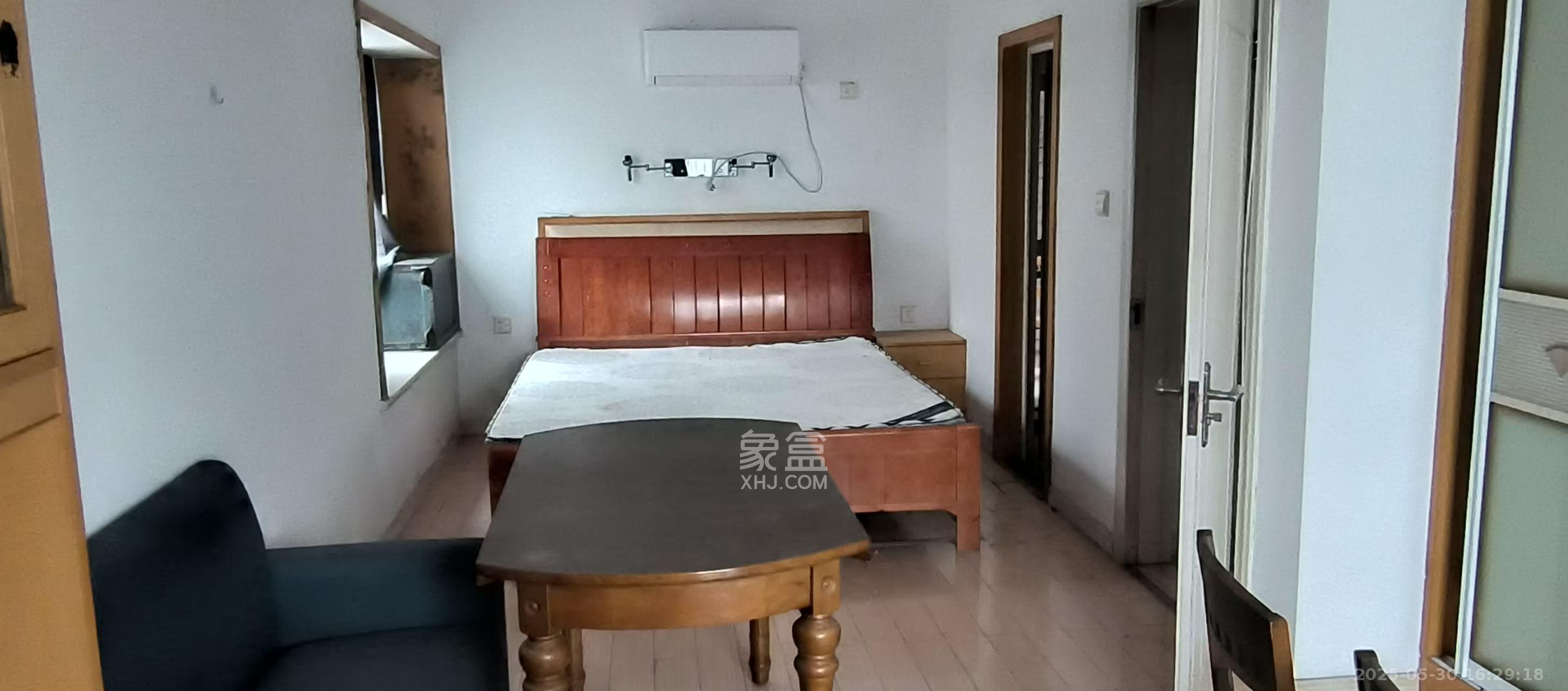 晶华美地 4室2厅1卫 2200.0元/月 晶华美地 4室2厅1卫 2200.0元/月室内图