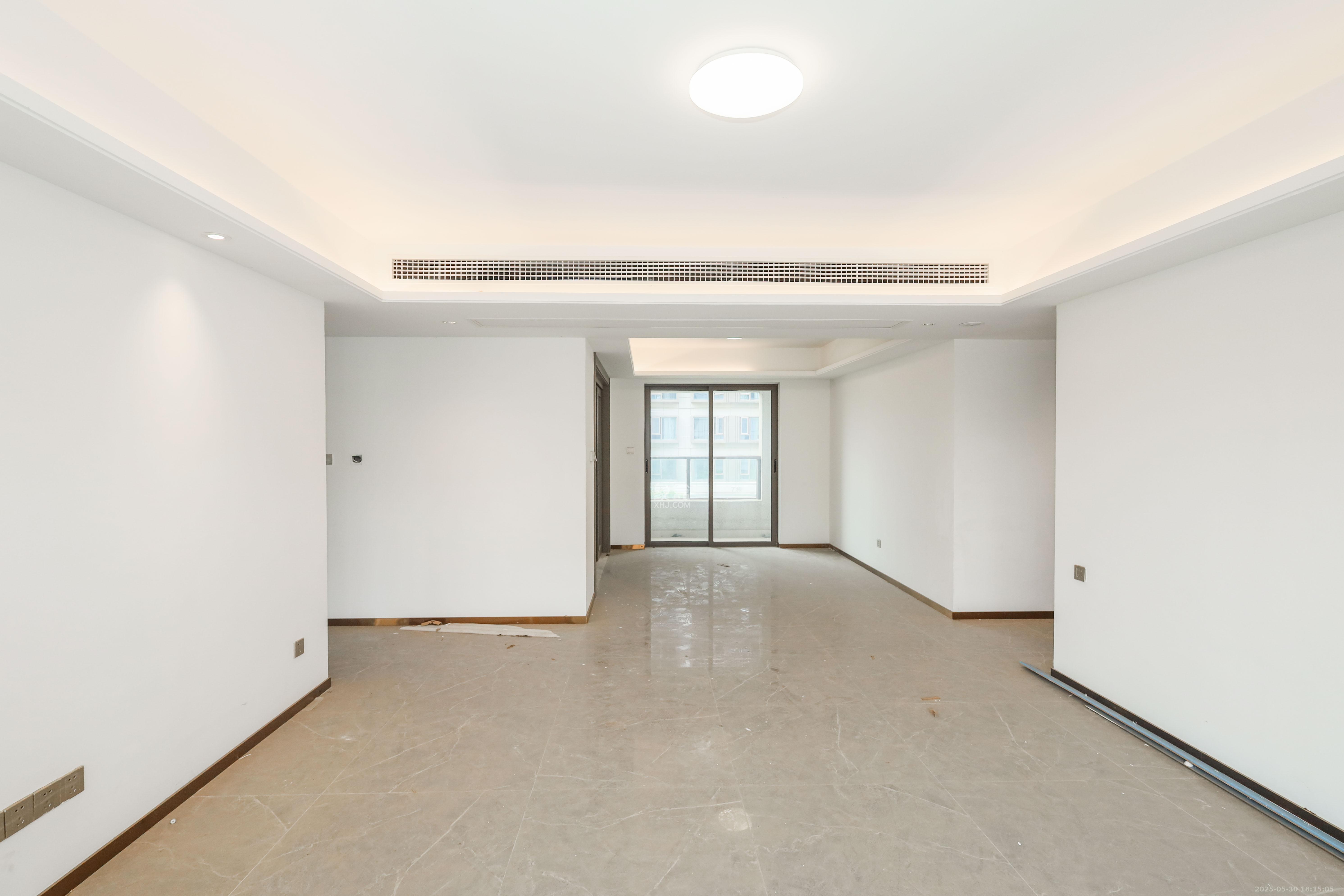 阳光城翡丽云邸  4室2厅2卫    130.0万 阳光城翡丽云邸  4室2厅2卫    130.0万客厅