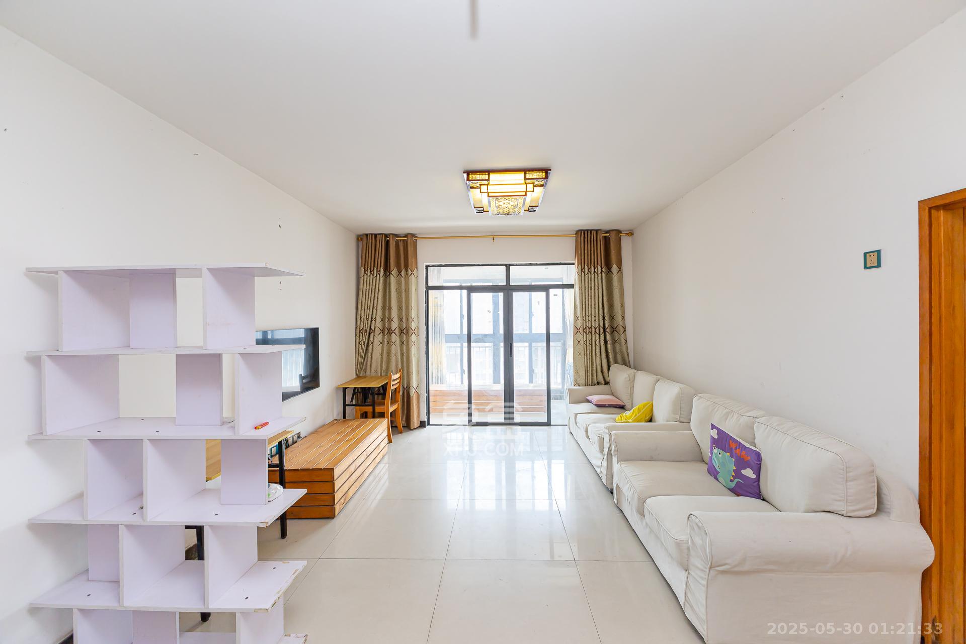 Cross尚公馆 3室2厅1卫 58.0万 Cross尚公馆 3室2厅1卫 58.0万客厅