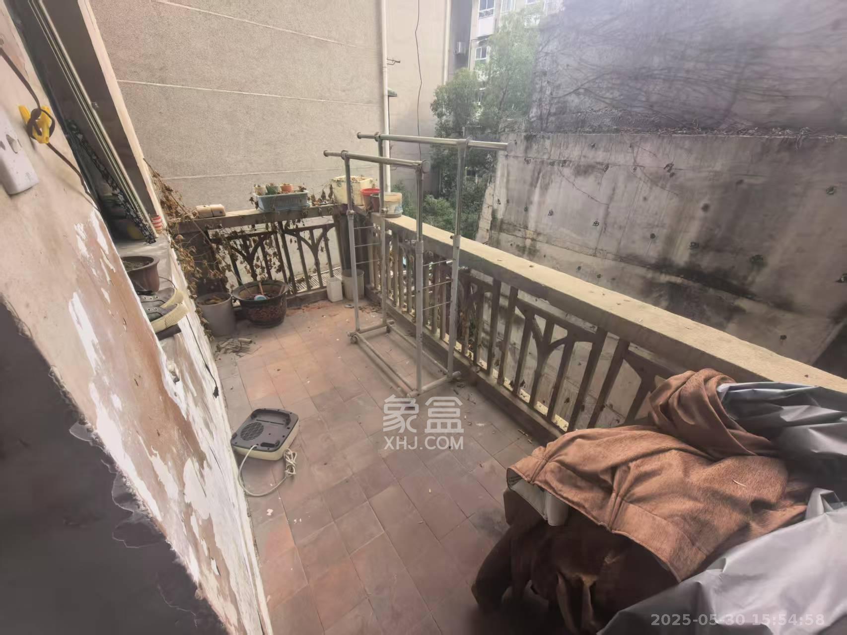 湘图大厦 1室1厅1卫 700.0元/月 湘图大厦 1室1厅1卫 700.0元/月室内图