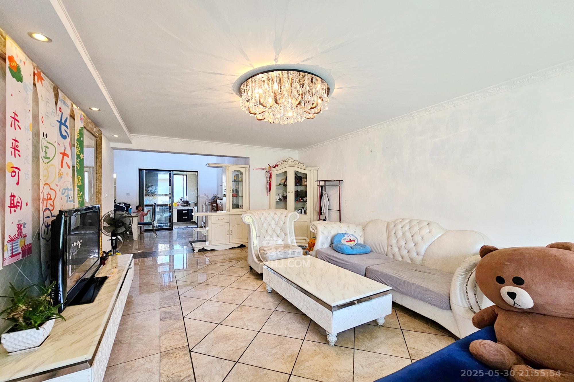 三江花中城 5室2厅2卫 126.8万 三江花中城 5室2厅2卫 126.8万客厅