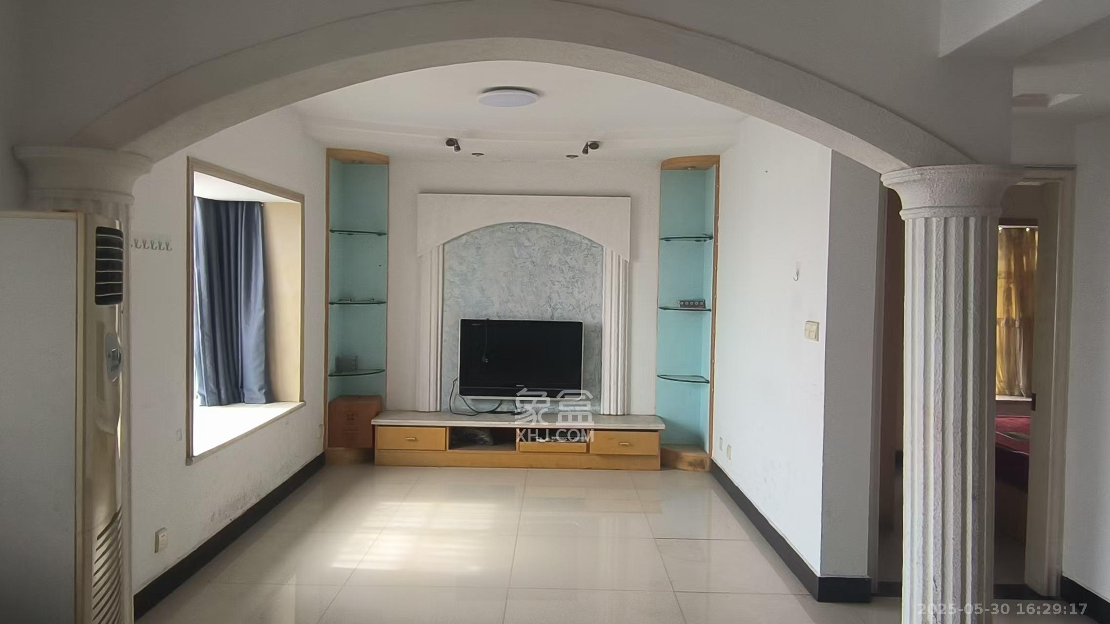 晶华美地 4室2厅1卫 2200.0元/月 晶华美地 4室2厅1卫 2200.0元/月室内图