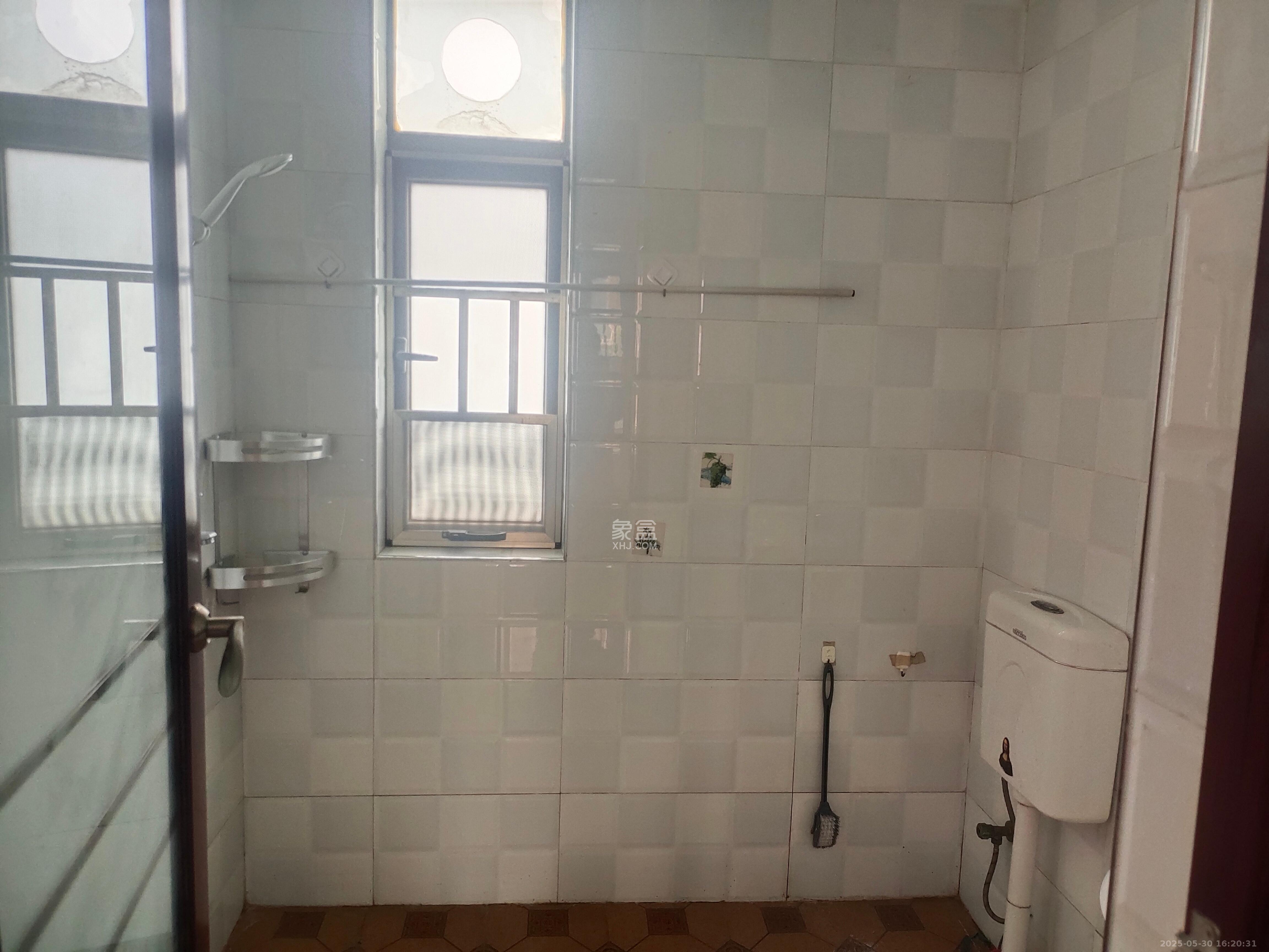 米兰春天  4室2厅1卫    2200.0元/月 米兰春天  4室2厅1卫    2200.0元/月室内图