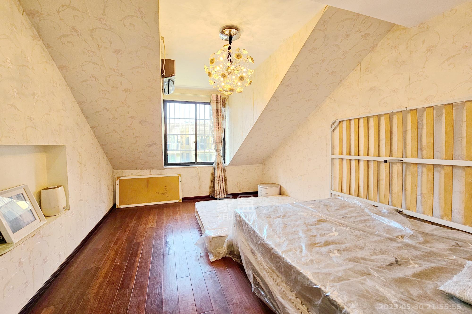 三江花中城 5室2厅2卫 126.8万 三江花中城 5室2厅2卫 126.8万卧室