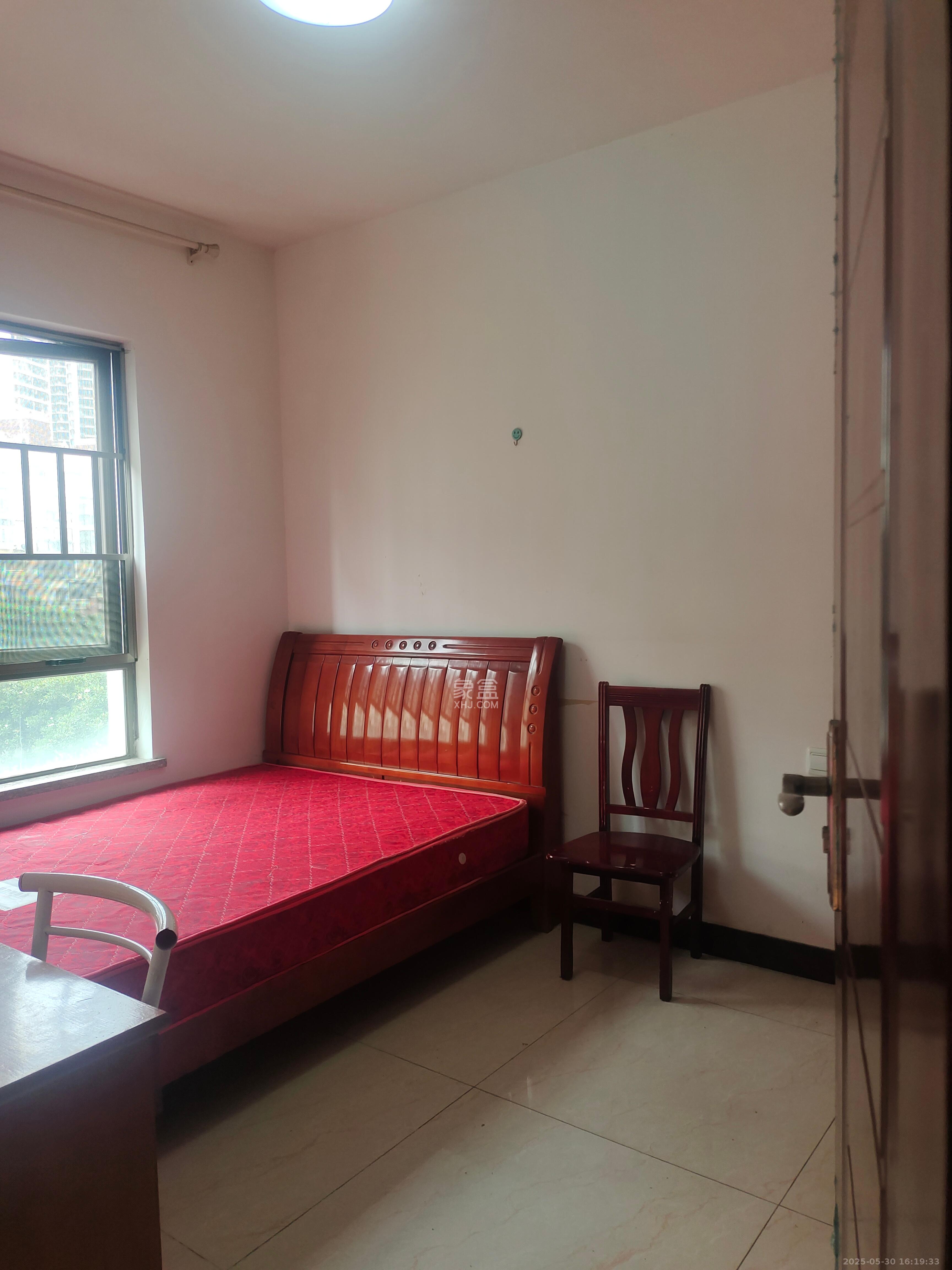 米兰春天  4室2厅1卫    2200.0元/月 米兰春天  4室2厅1卫    2200.0元/月室内图