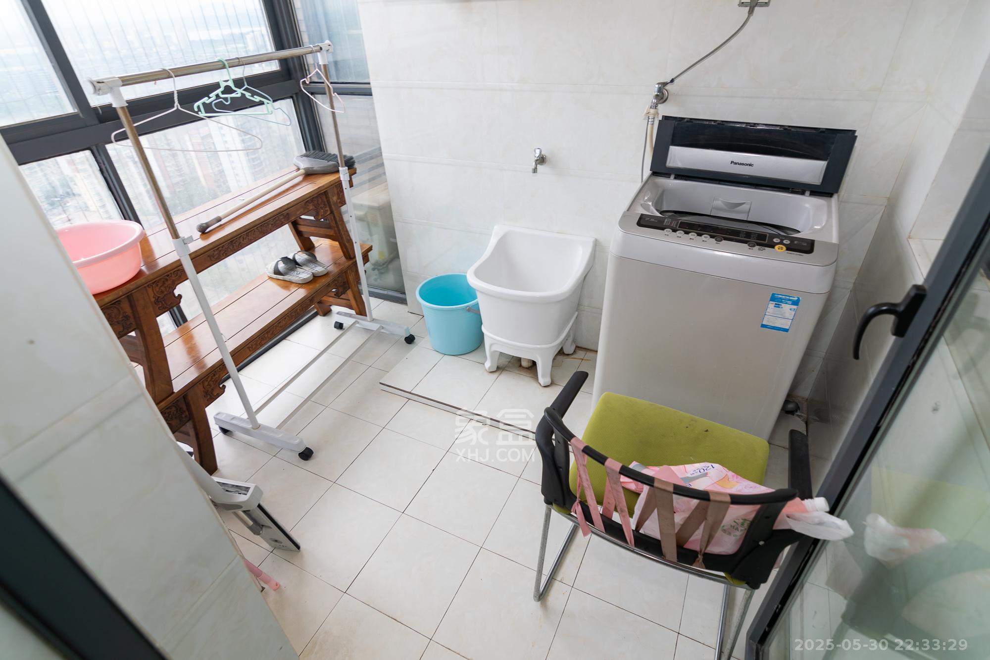 联诚国际城 3室2厅1卫 69.8万 联诚国际城 3室2厅1卫 69.8万阳台