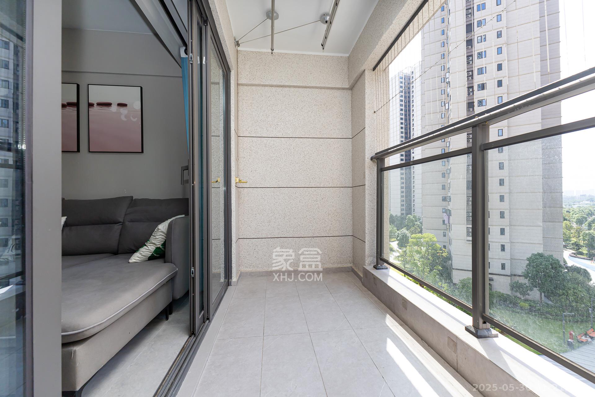 时代倾城.时代遇见  3室2厅2卫    92.8万 时代倾城.时代遇见  3室2厅2卫    92.8万阳台