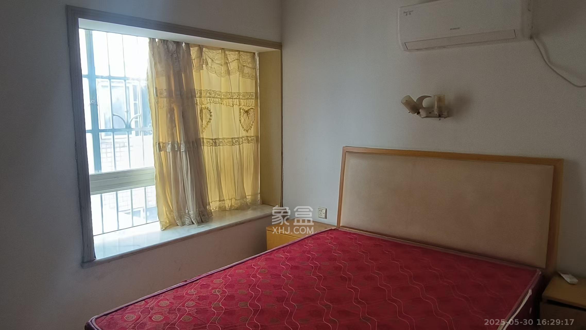 晶华美地 4室2厅1卫 2200.0元/月 晶华美地 4室2厅1卫 2200.0元/月室内图