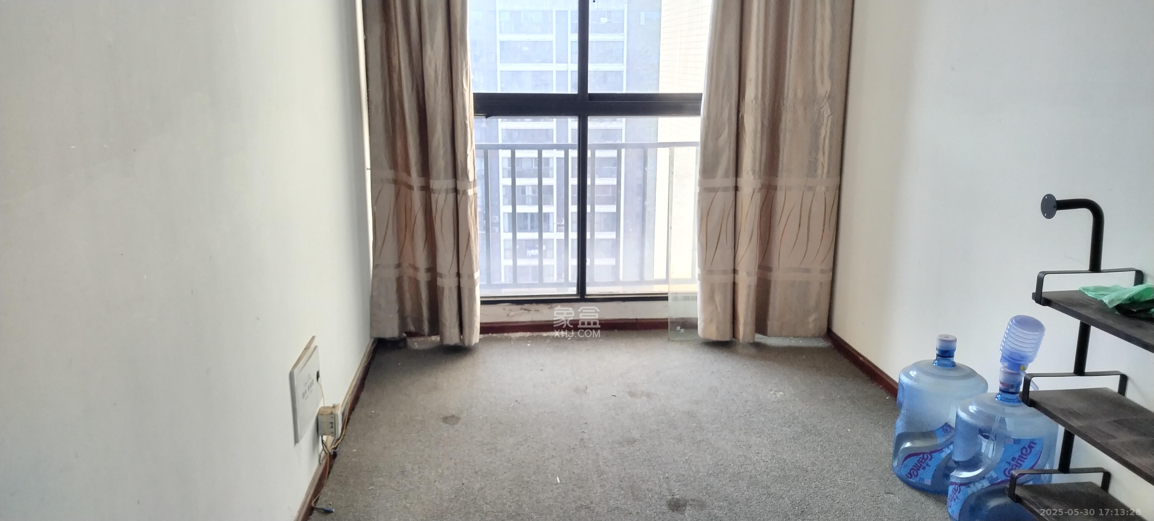 融科东南海  4室2厅1卫    2200.0元/月 融科东南海  4室2厅1卫    2200.0元/月室内图