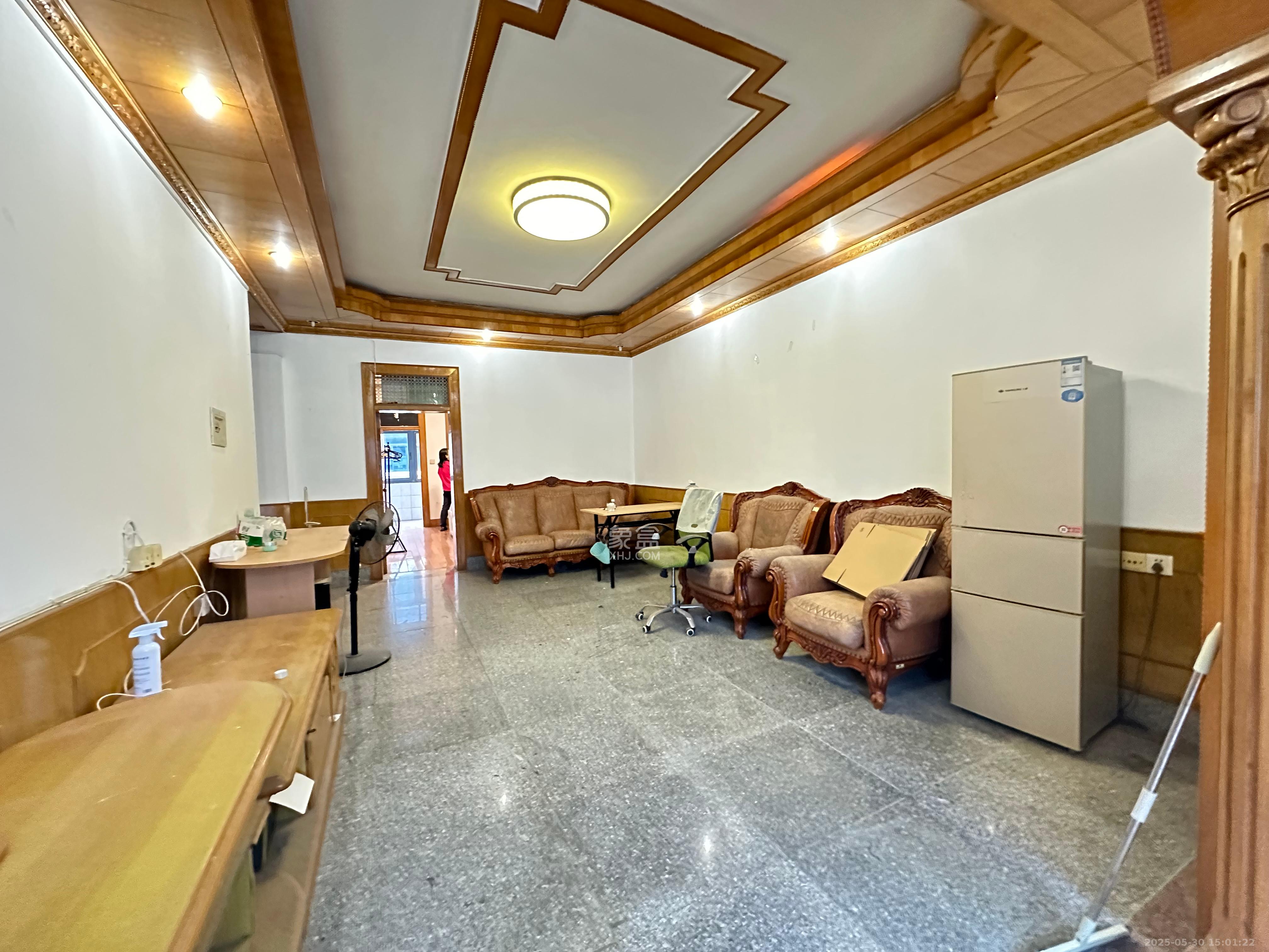 省地税局 1室1厅1卫 1200.0元/月 省地税局 1室1厅1卫 1200.0元/月室内图