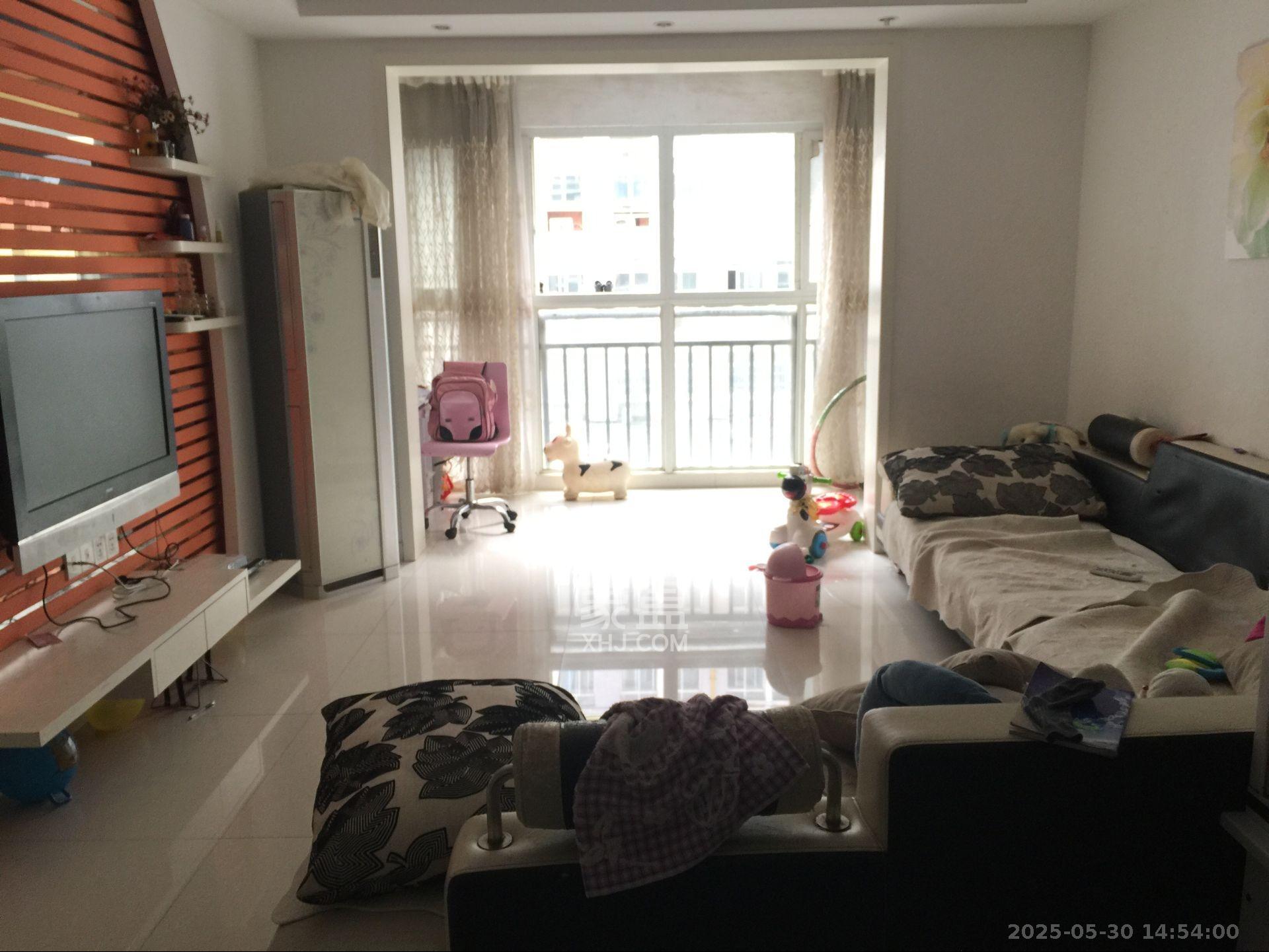 嘉盛华庭(一期、二期、三期) 2室2厅1卫 2700.0元/月 嘉盛华庭(一期、二期、三期) 2室2厅1卫 2700.0元/月室内图