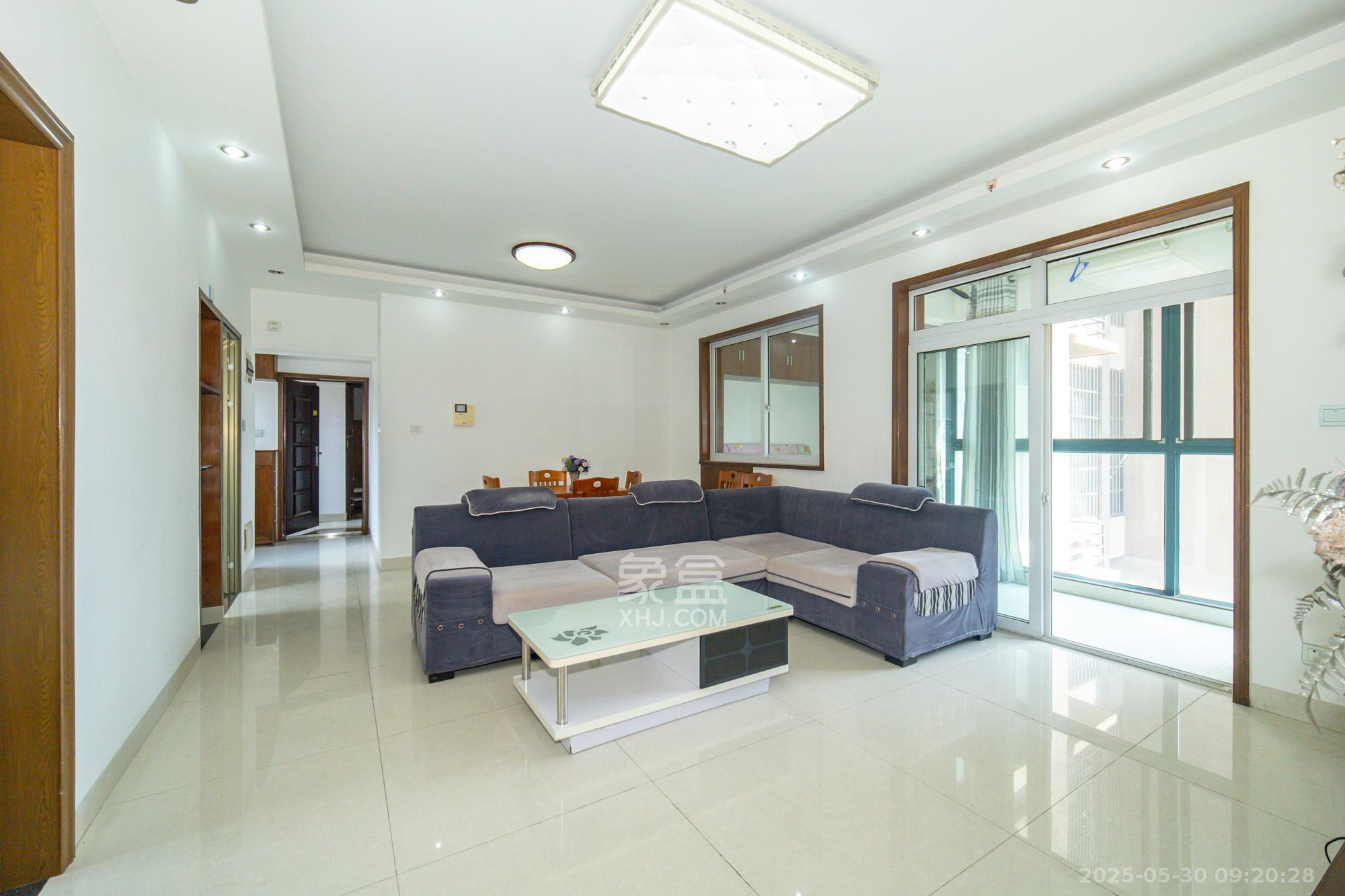 筑梦佳园 4室2厅1卫 63.8万 筑梦佳园 4室2厅1卫 63.8万客厅