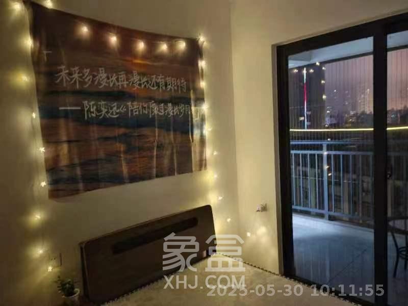 港湘铂玥(天园地芳国际珠宝城) 3室2厅1卫 1600.0元/月 港湘铂玥(天园地芳国际珠宝城) 3室2厅1卫 1600.0元/月室内图