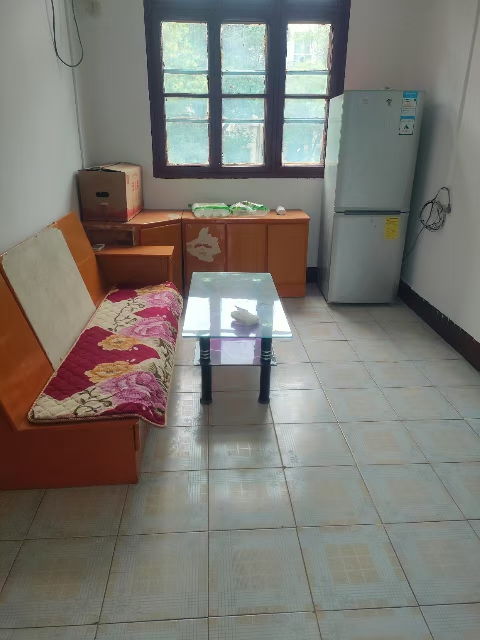 梓园社区(麻纺厂宿舍) 2室1厅1卫 400.0元/月 梓园社区(麻纺厂宿舍) 2室1厅1卫 400.0元/月室内图