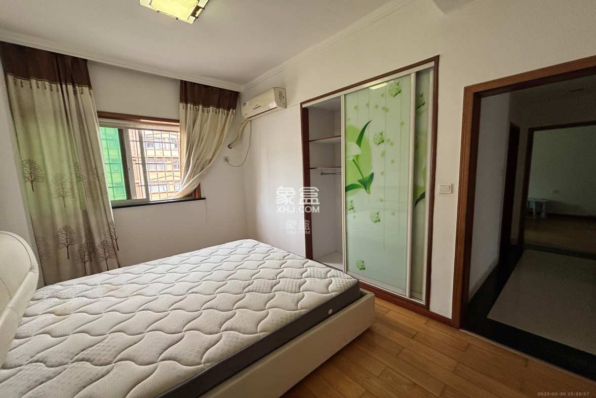 思进大厦  4室2厅2卫    2300.0元/月 思进大厦  4室2厅2卫    2300.0元/月室内图