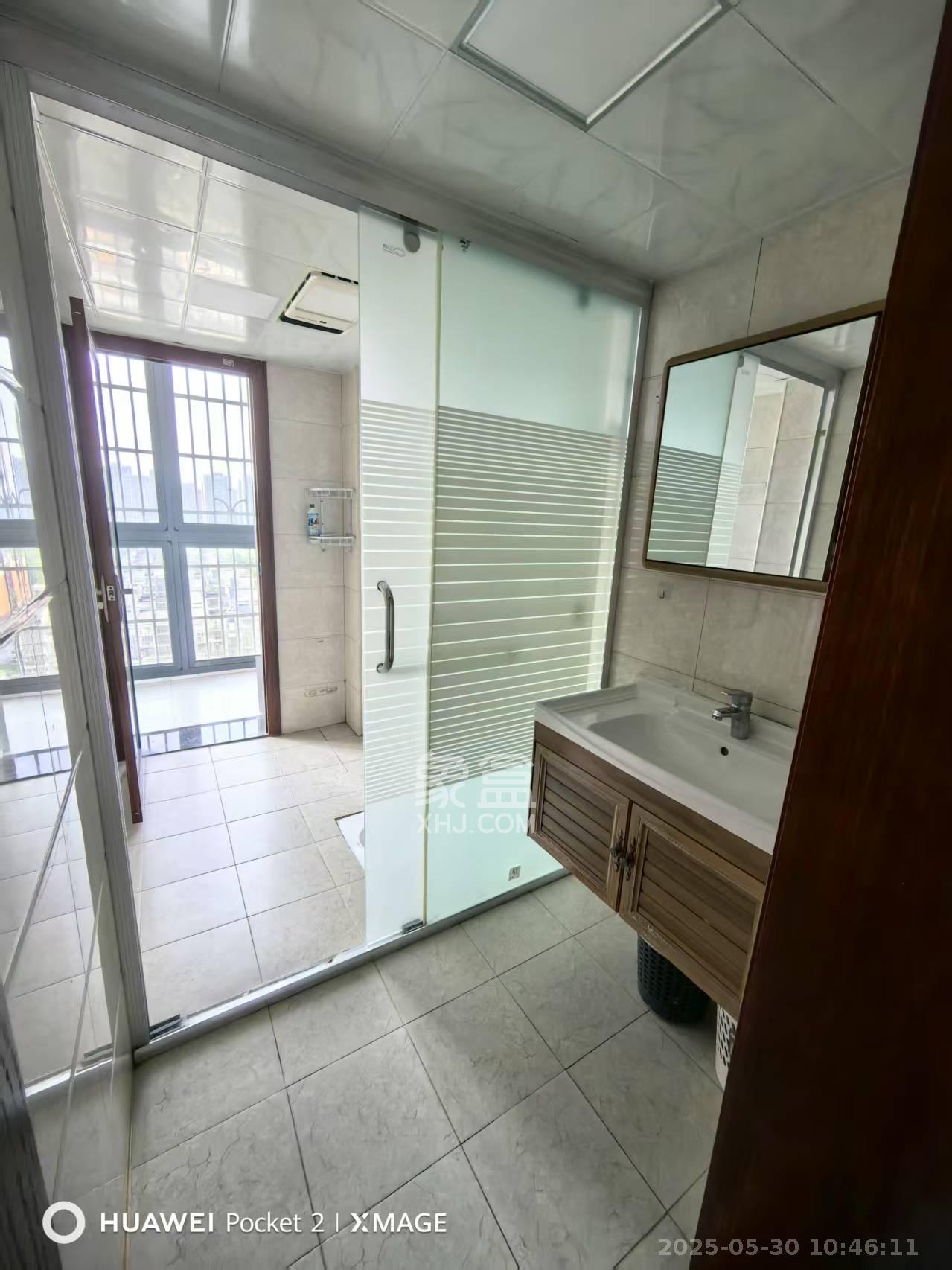 茶山馨苑 3室2厅2卫 3200.0元/月 茶山馨苑 3室2厅2卫 3200.0元/月室内图