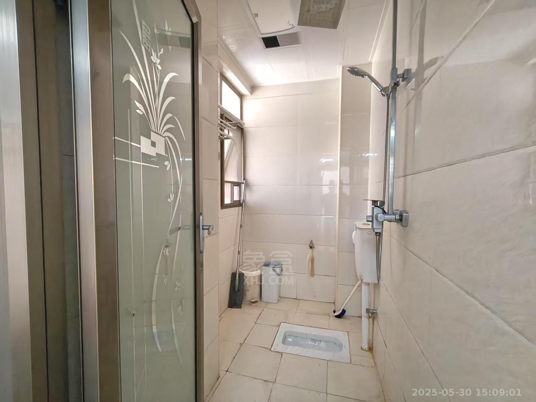 奥园广场 3室2厅2卫 2300.0元/月 奥园广场 3室2厅2卫 2300.0元/月室内图