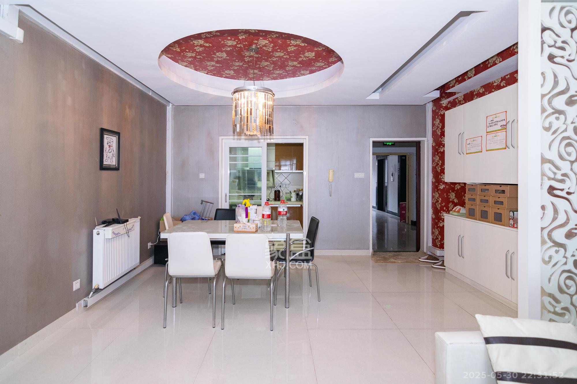 双龙警苑 3室2厅2卫 67.99万 双龙警苑 3室2厅2卫 67.99万客厅