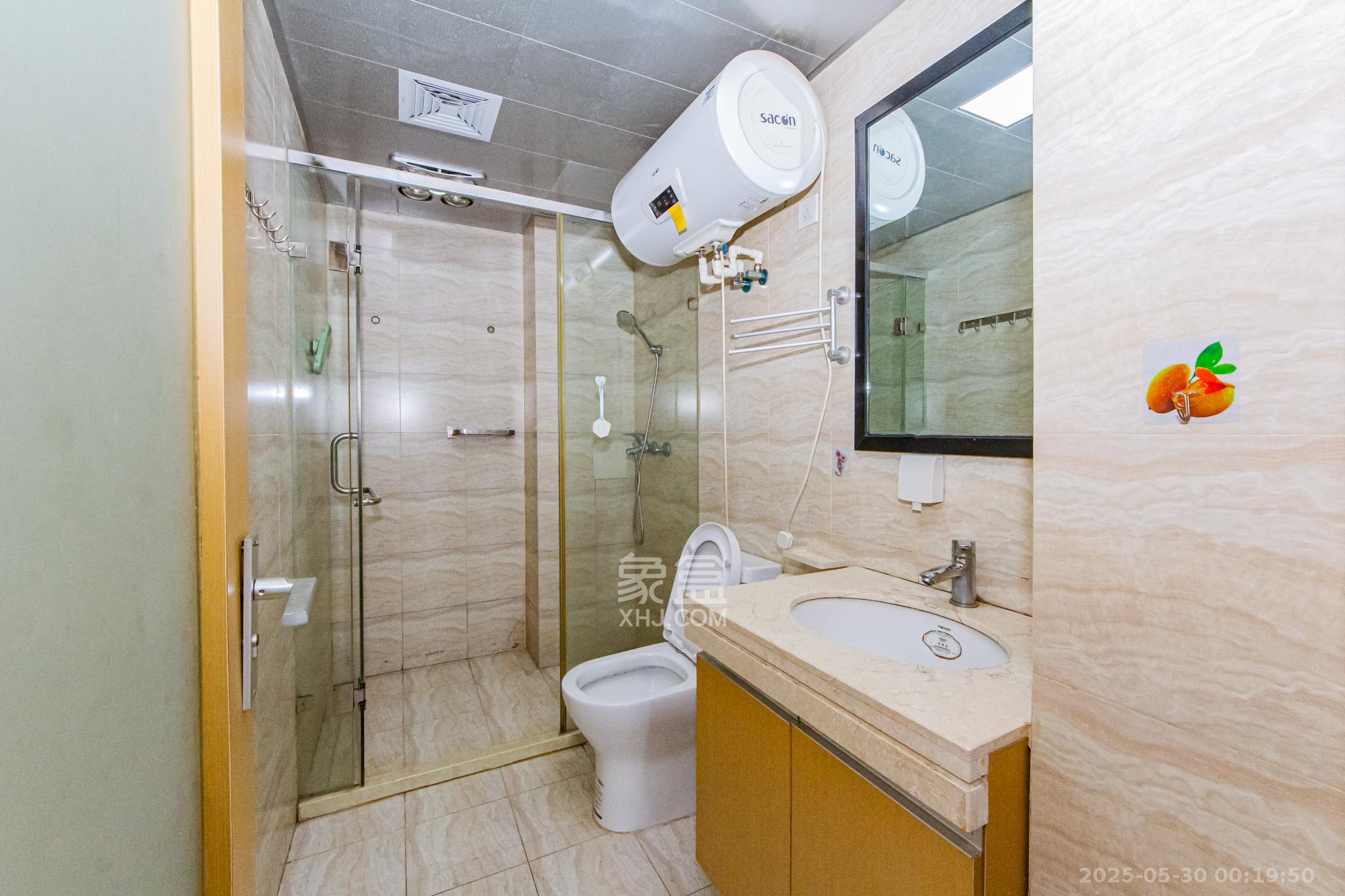 北辰三角洲E3区 1室1厅1卫 55.0万 北辰三角洲E3区 1室1厅1卫 55.0万卫生间