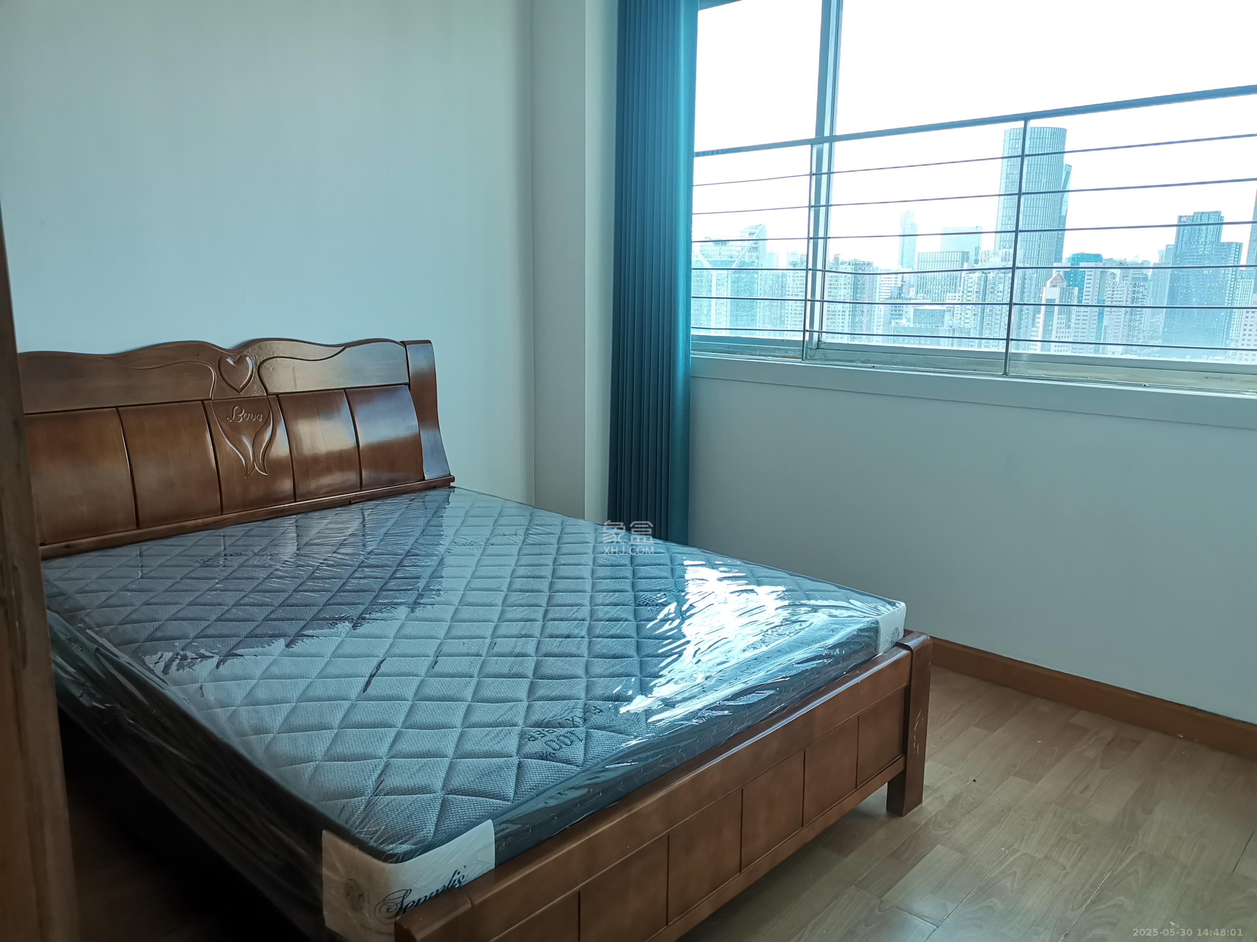 亚华大酒店 3室2厅2卫 3300.0元/月 亚华大酒店 3室2厅2卫 3300.0元/月室内图