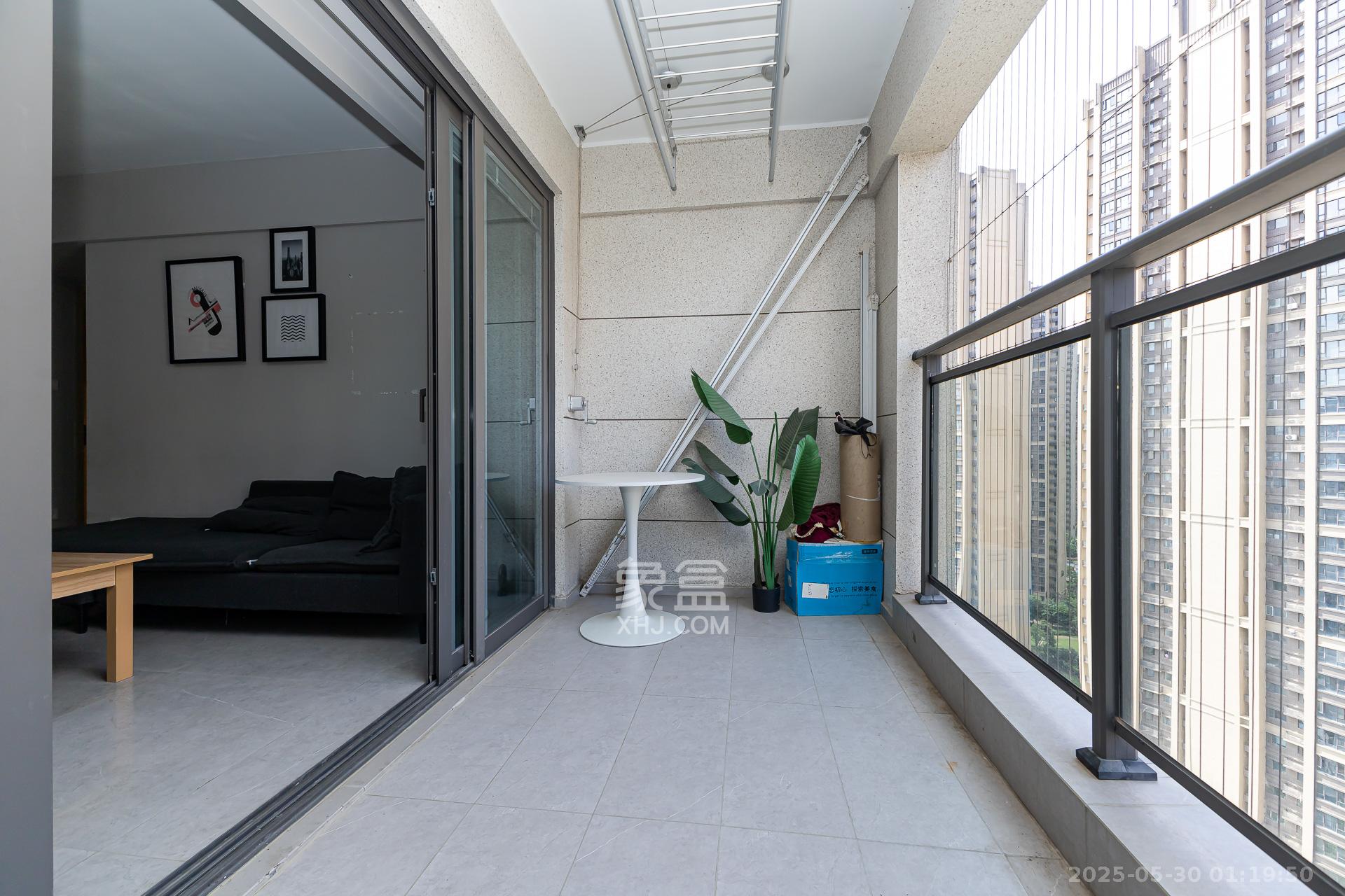 时代倾城.时代遇见  4室2厅2卫    104.5万 时代倾城.时代遇见  4室2厅2卫    104.5万阳台