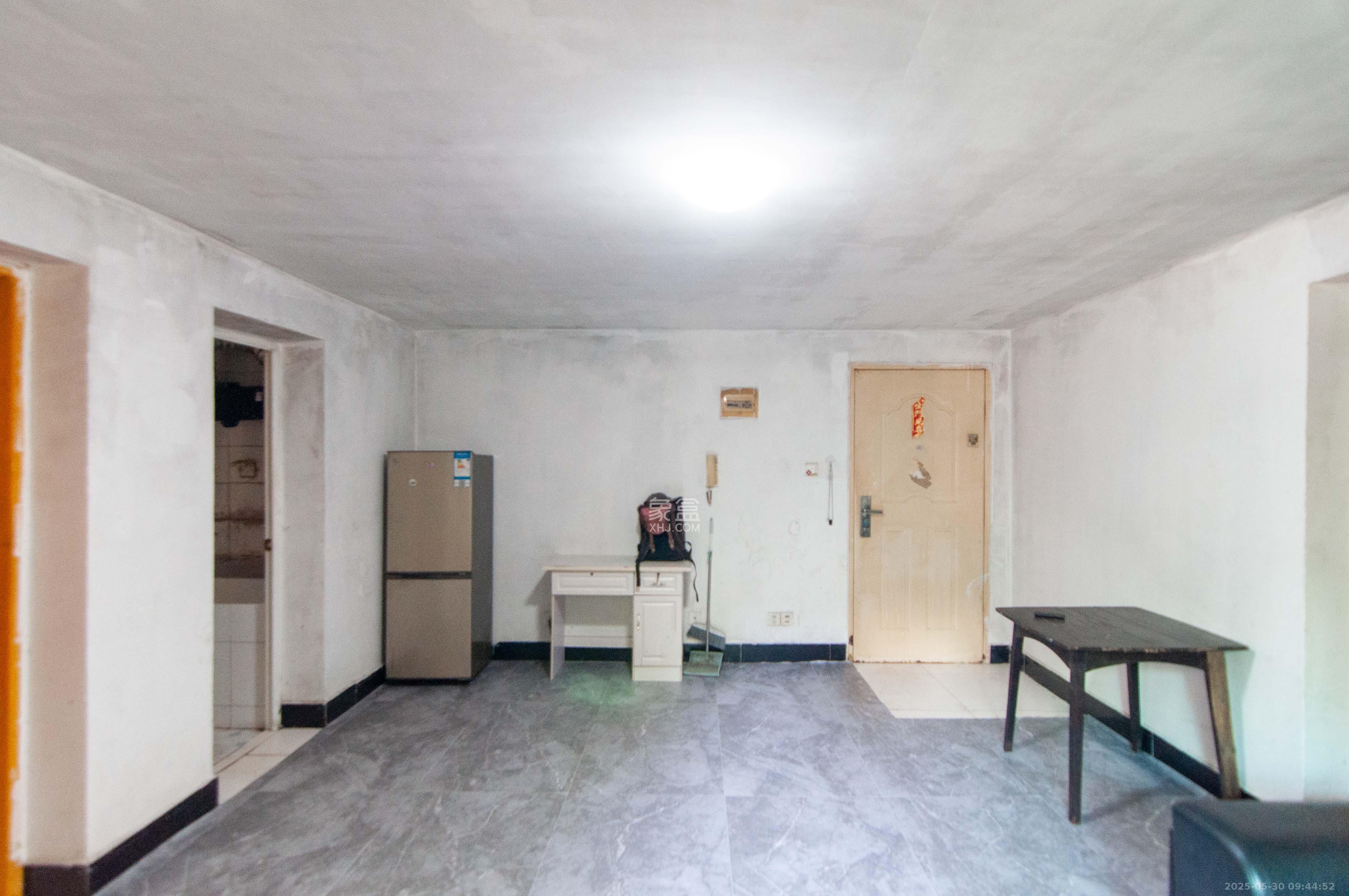 江南公寓 2室2厅1卫 38.0万 江南公寓 2室2厅1卫 38.0万客厅