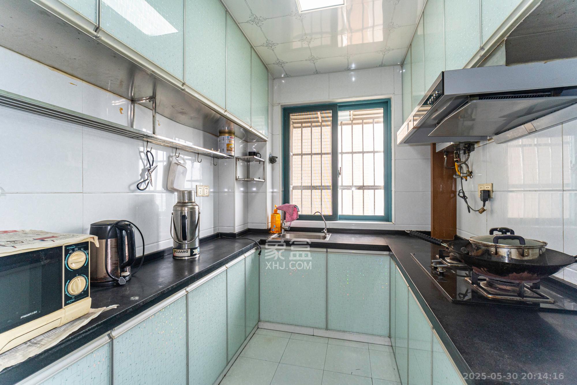 蝴蝶谷 3室2厅2卫 63.8万 蝴蝶谷 3室2厅2卫 63.8万厨房