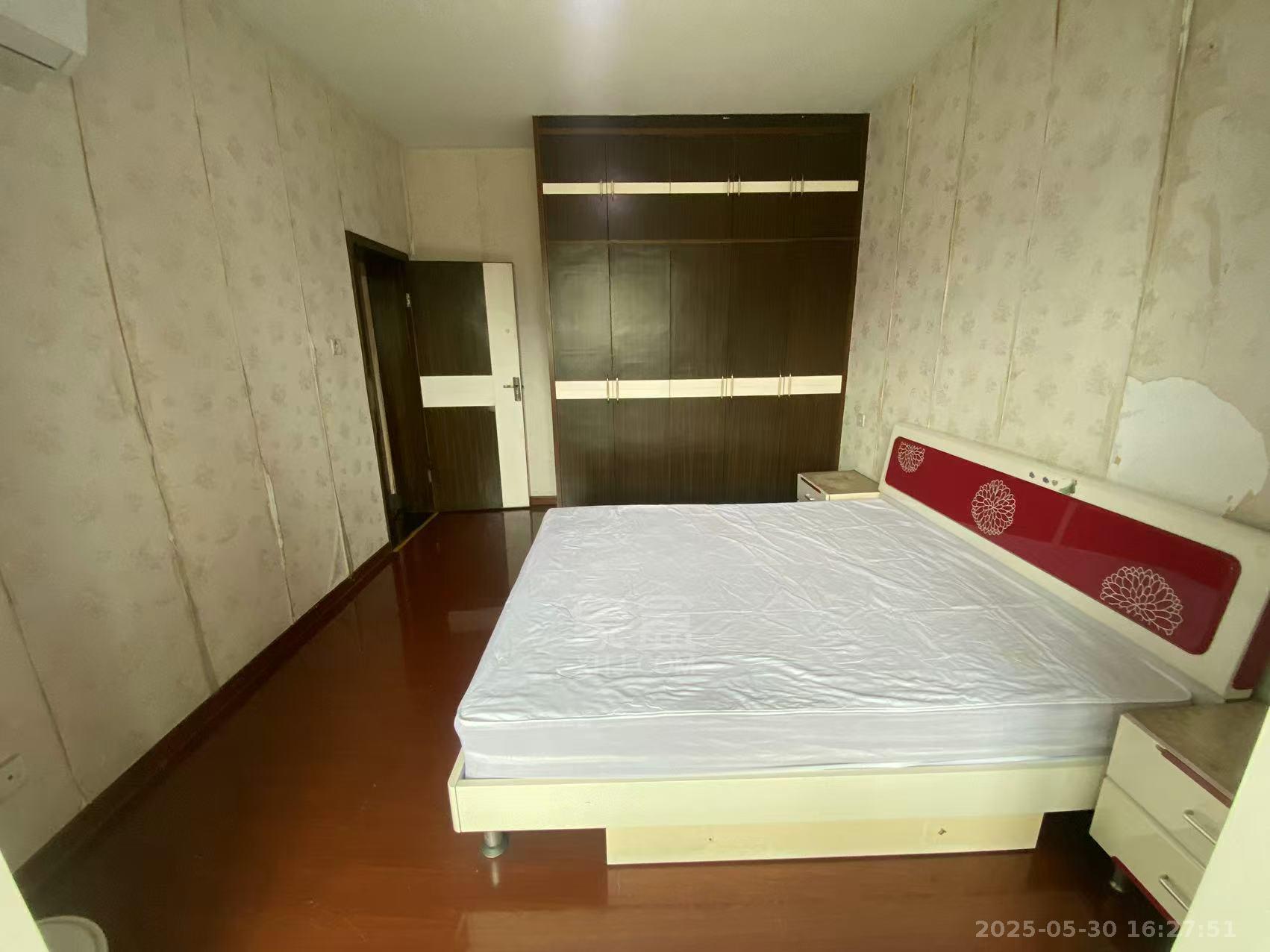 湘园小区  3室2厅2卫   1500.00元/月室内图