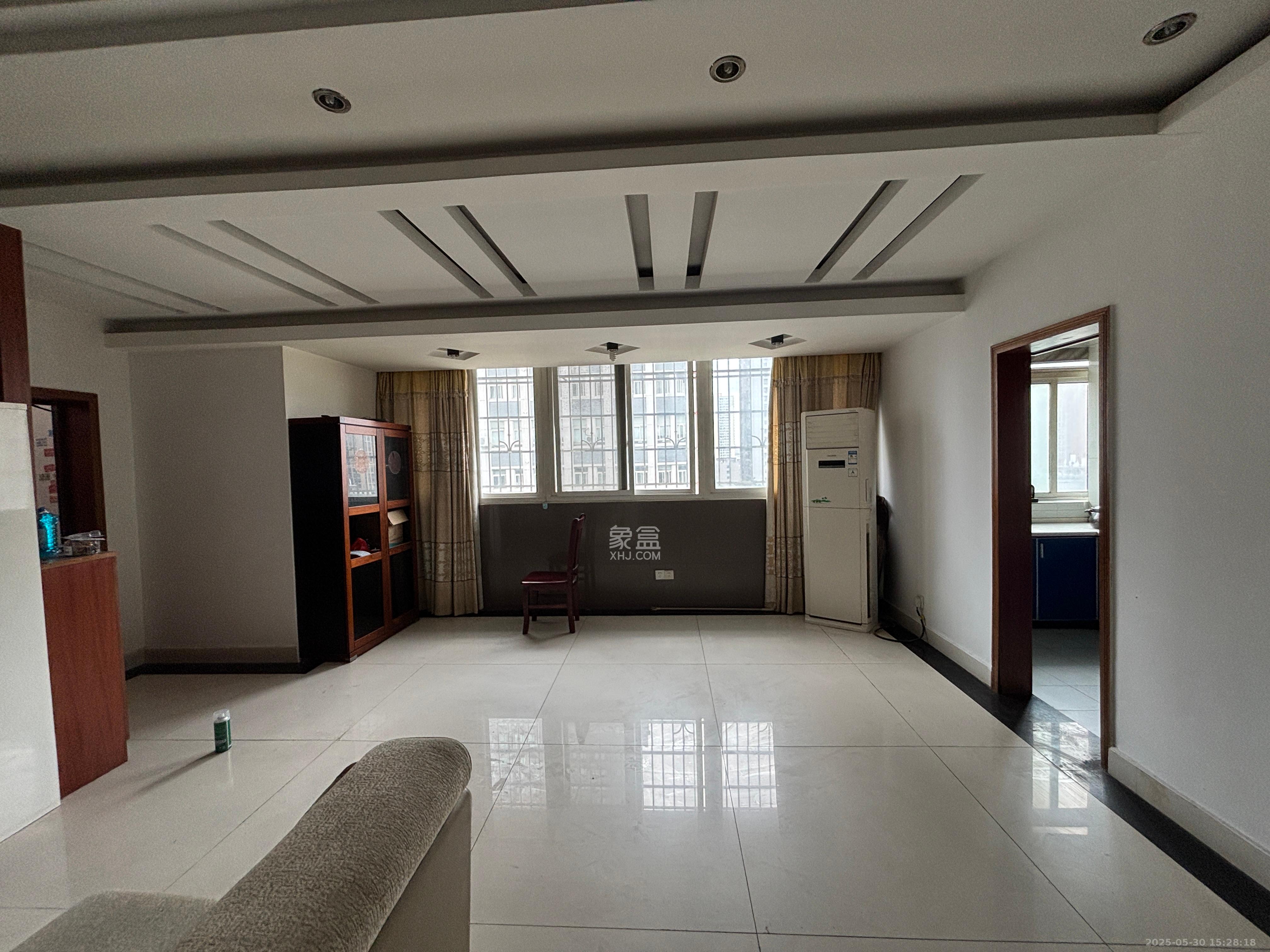 思进大厦  4室2厅2卫    2300.0元/月 思进大厦  4室2厅2卫    2300.0元/月室内图