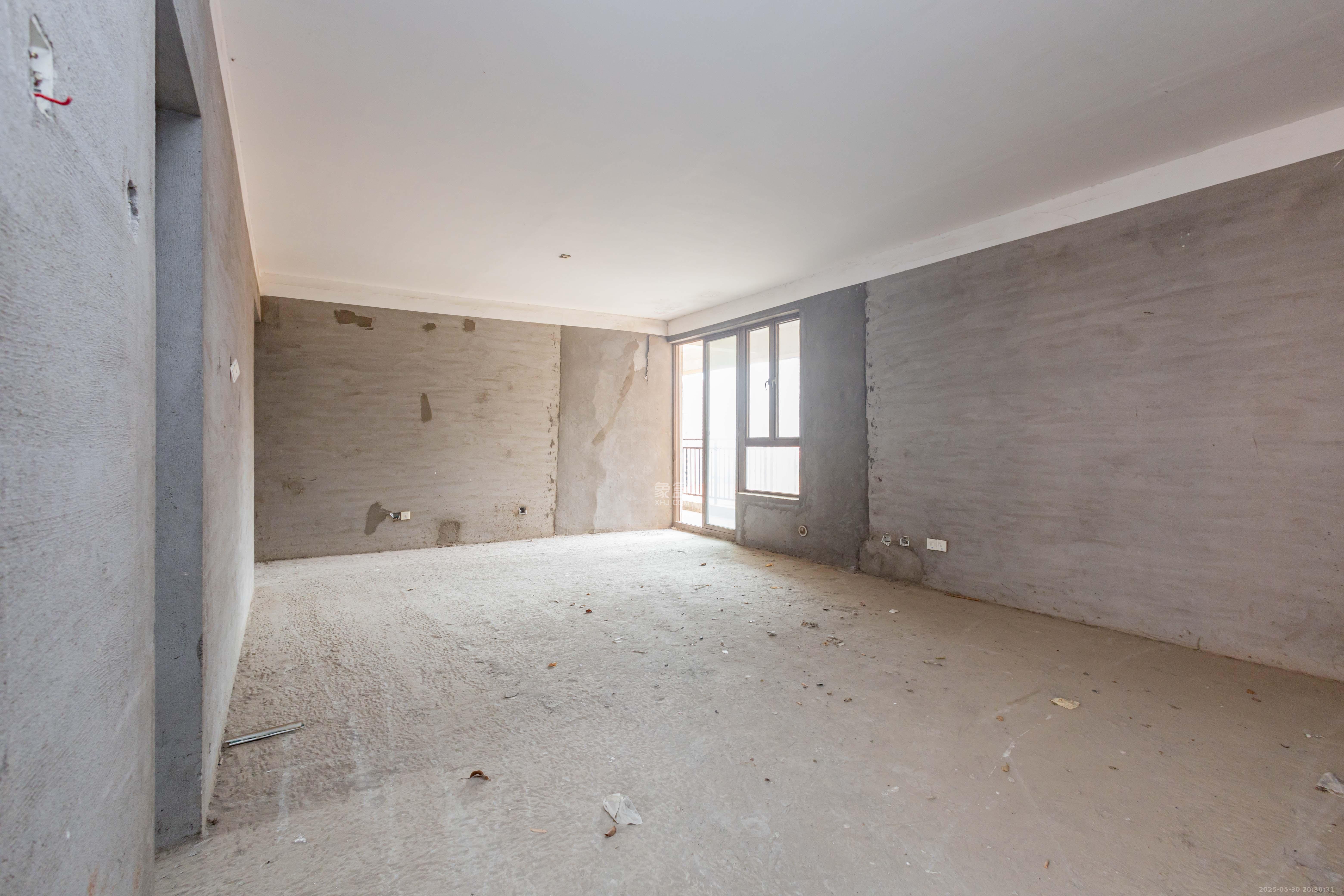 天园假日  3室2厅2卫    99.0万 天园假日  3室2厅2卫    99.0万客厅