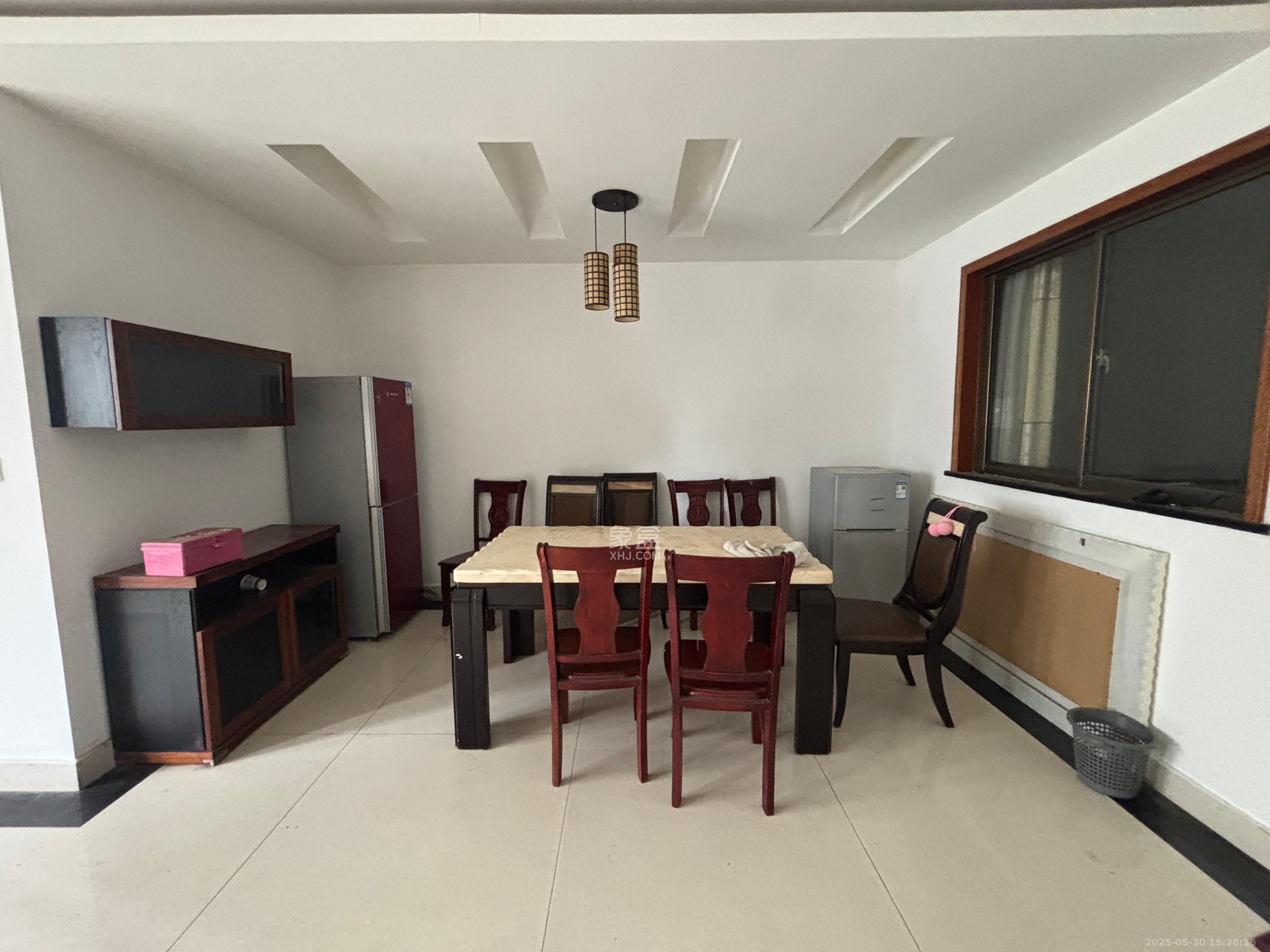 思进大厦  4室2厅2卫    2300.0元/月 思进大厦  4室2厅2卫    2300.0元/月