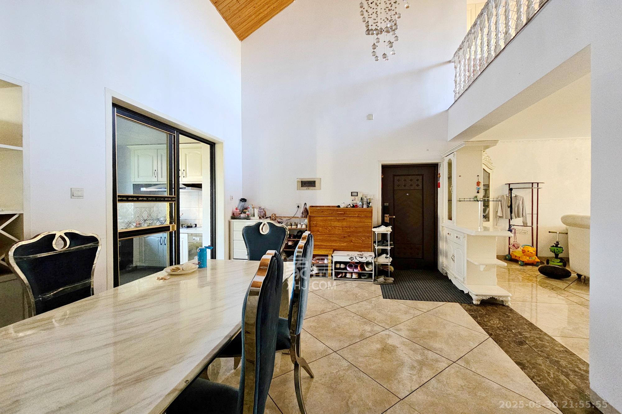 三江花中城 5室2厅2卫 126.8万 三江花中城 5室2厅2卫 126.8万其他