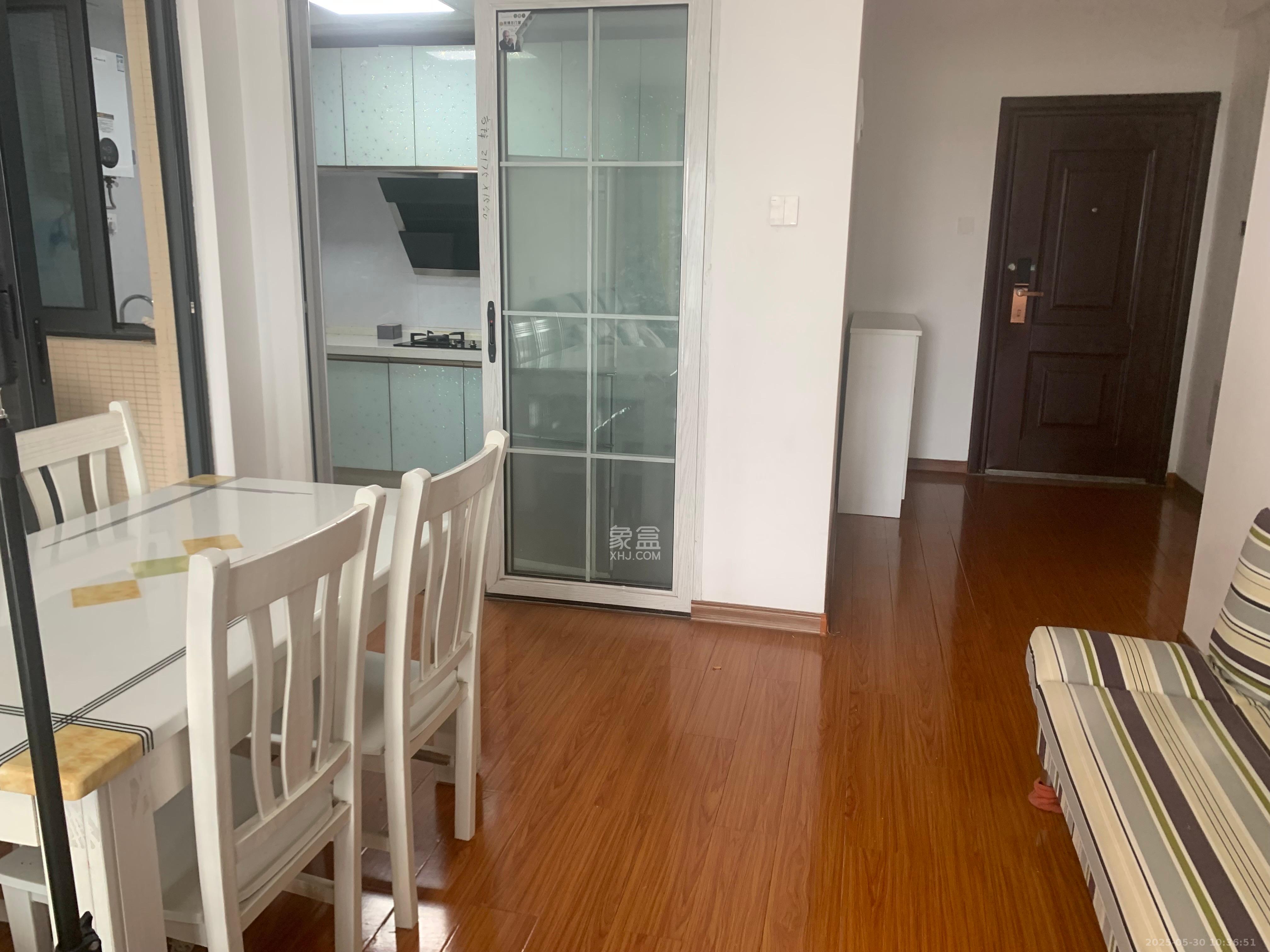 长房云时代  3室2厅1卫    2350.0元/月 长房云时代  3室2厅1卫    2350.0元/月室内图